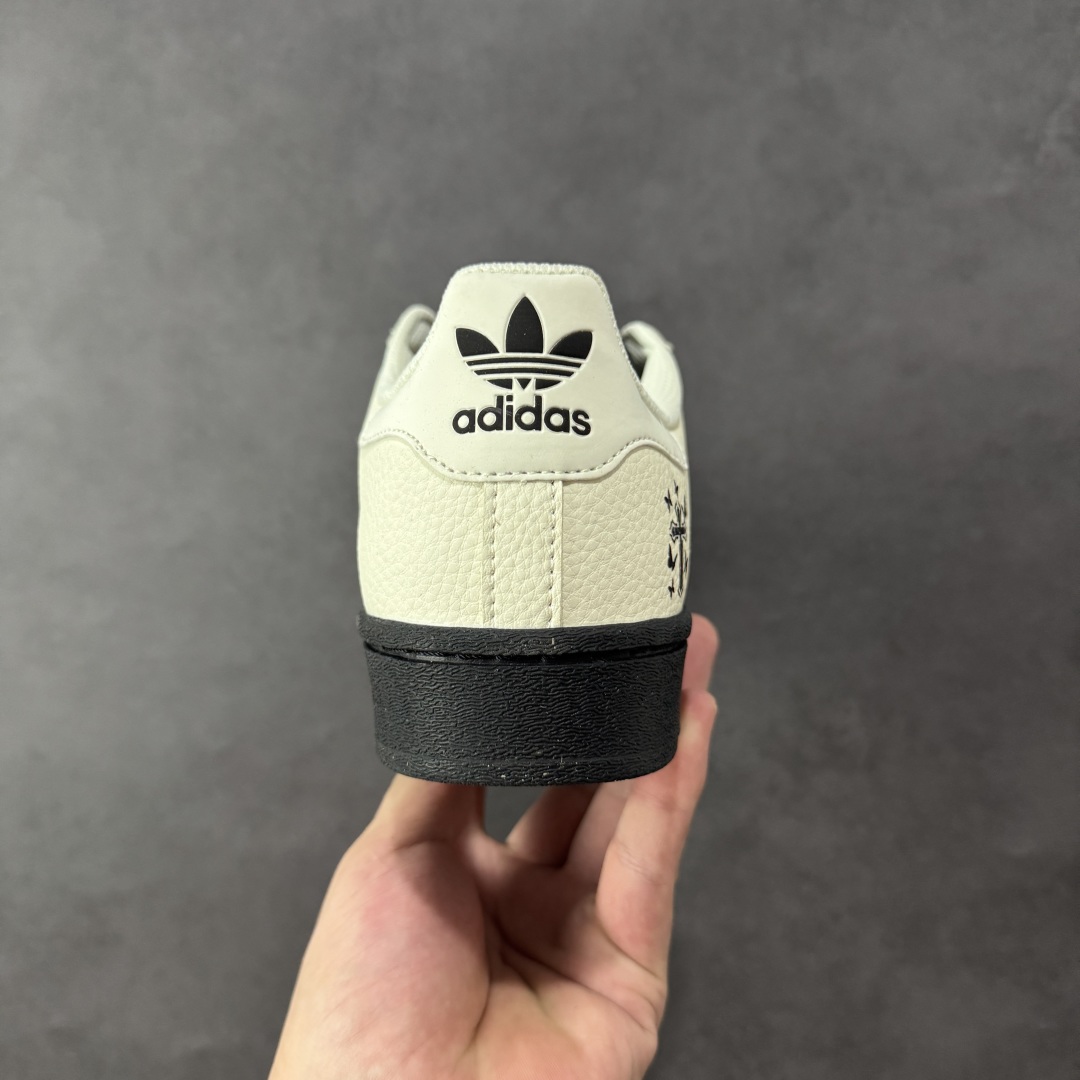 图片[4]-【定制版】adidas Gazelle INdoor W 克罗心联名 定制贝壳头 三叶草休闲防滑耐磨低帮板鞋鞋头出色设计 塑就出众贴合感稳固的后跟贴合足部曲线设计软弹舒适 不易磨脚橡胶鞋底配合防滑纹路设计 平稳抓地 货号：DS0025 尺码：36 36.5 37.5 38 38.5 39 40 40.5 41 42 42.5 43 44 45 编码：QFB290300-选品中心