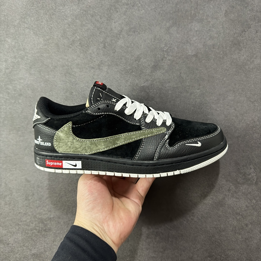 【定制版】乔丹Fragment x Travis Scott xDior Air Jordan 1 Low 三方联名倒钩,整双鞋以全荔枝皮打造,腰身搭配白色「倒勾」,再点缀上Travis Scott 标志性的Logo,后跟处以藤原浩最拿手的蓝色为主色调,完善极具Fragment Design的白蓝黑设计风格,左右脚分别以Travis Scott鬼脸和乔丹飞翼加以修饰,彰显出三方联名的奢华格调 货号:DZ5899-025 尺码: 36 36.5 37.5 38 38.5 39 40 40.5 41 42 42.5 43 44 45-选品中心