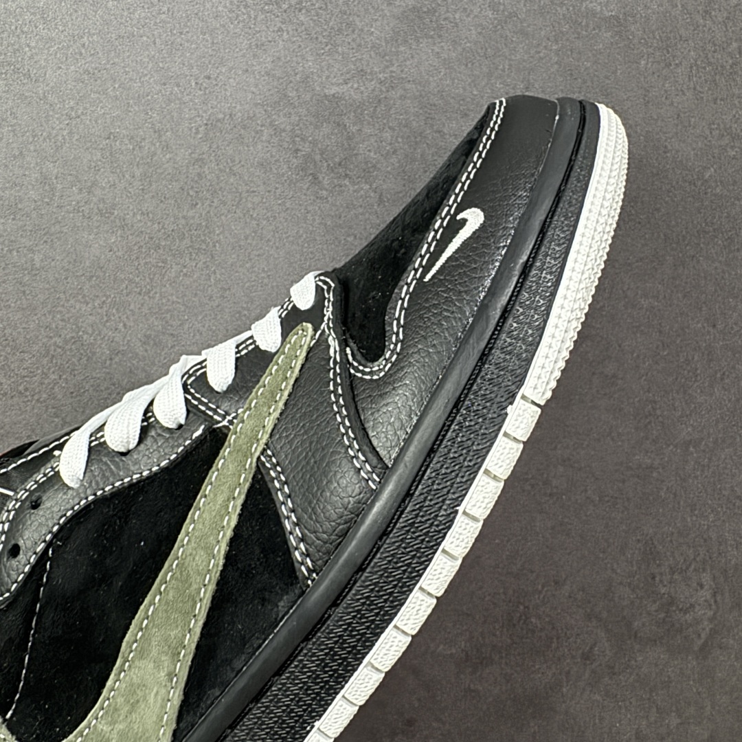图片[5]-【定制版】乔丹Fragment x Travis Scott xDior Air Jordan 1 Low 三方联名倒钩，整双鞋以全荔枝皮打造，腰身搭配白色「倒勾」，再点缀上Travis Scott 标志性的Logo，后跟处以藤原浩最拿手的蓝色为主色调，完善极具Fragment Design的白蓝黑设计风格，左右脚分别以Travis Scott鬼脸和乔丹飞翼加以修饰，彰显出三方联名的奢华格调 货号：DZ5899-025 尺码： 36 36.5 37.5 38 38.5 39 40 40.5 41 42 42.5 43 44 45-选品中心