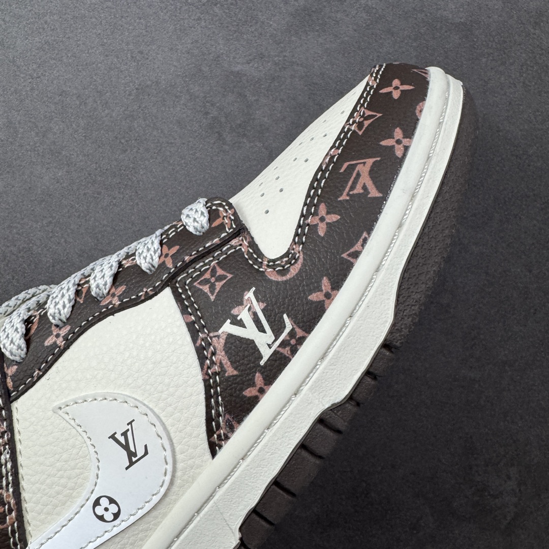 图片[5]-【定制版】Nike SB Dunk Low“LV联名——白棕经典” 周年高端定制 低帮休闲板鞋 定制鞋盒 大厂纯原品质出货 超高清洁度 皮料切割干净无任何毛边 细节完美 货号：CX5050-Y05 尺码：36 36.5 37.5 38 38.5 39 40 40.5 41 42 42.5 43 44 44.5 45 编码：HXSB330340-选品中心