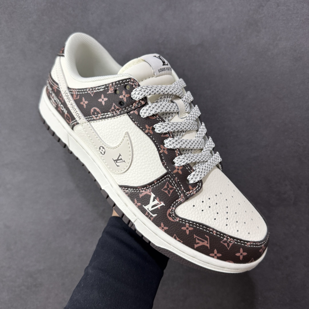 图片[3]-【定制版】Nike SB Dunk Low“LV联名——白棕经典” 周年高端定制 低帮休闲板鞋 定制鞋盒 大厂纯原品质出货 超高清洁度 皮料切割干净无任何毛边 细节完美 货号：CX5050-Y05 尺码：36 36.5 37.5 38 38.5 39 40 40.5 41 42 42.5 43 44 44.5 45 编码：HXSB330340-选品中心