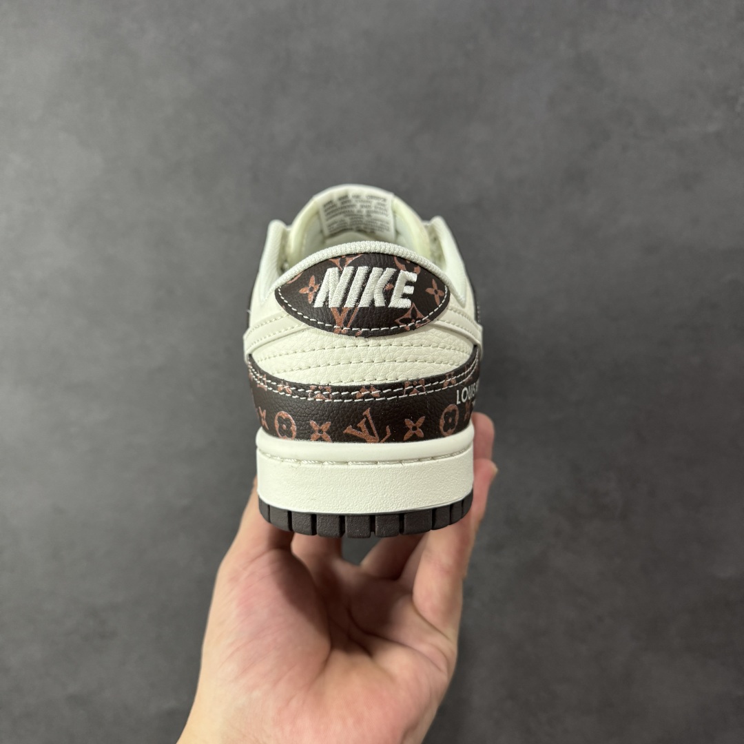 图片[4]-【定制版】Nike SB Dunk Low“LV联名——白棕经典” 周年高端定制 低帮休闲板鞋 定制鞋盒 大厂纯原品质出货 超高清洁度 皮料切割干净无任何毛边 细节完美 货号：CX5050-Y05 尺码：36 36.5 37.5 38 38.5 39 40 40.5 41 42 42.5 43 44 44.5 45 编码：HXSB330340-选品中心