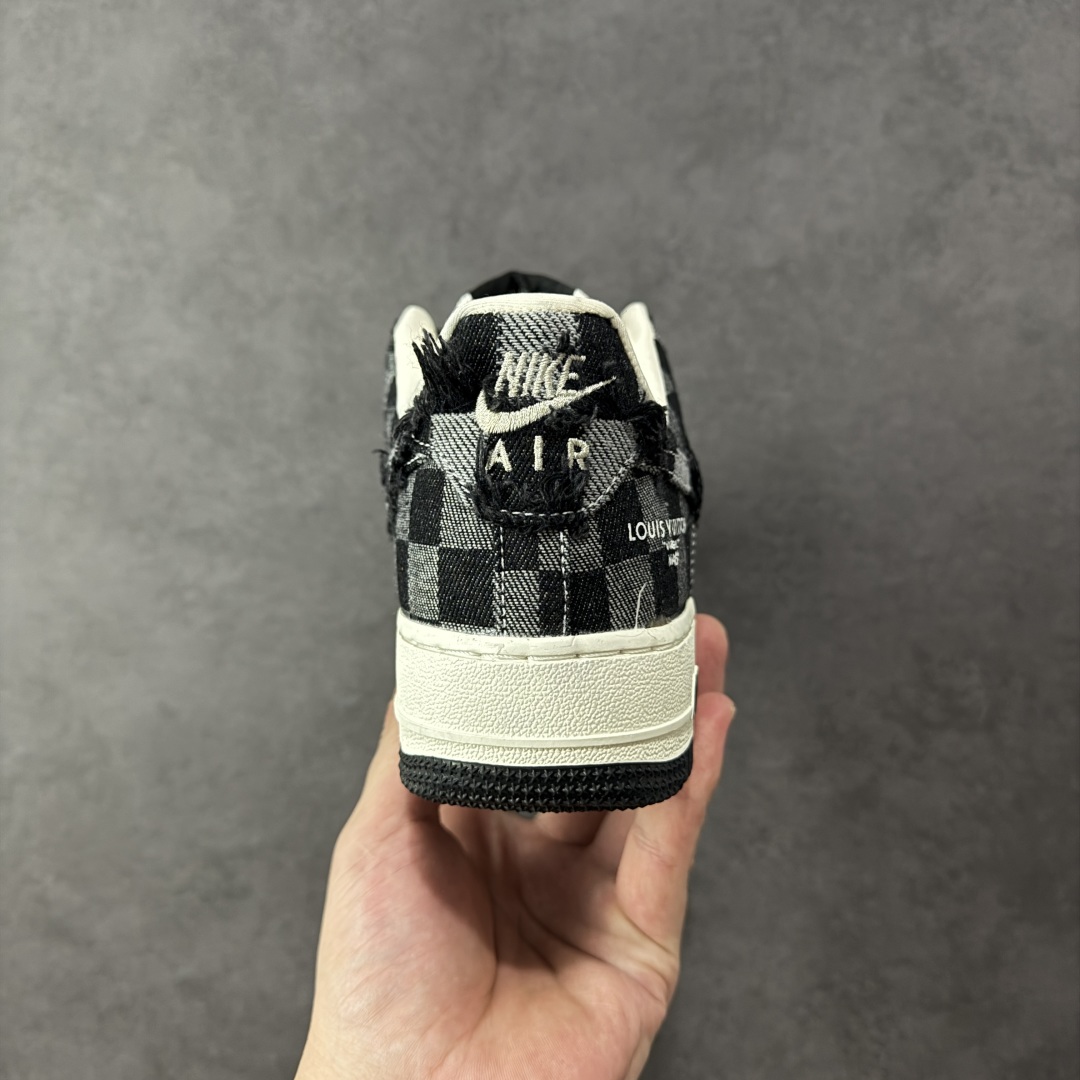 图片[4]-【定制版】Nike Air Force 1\’07 Low LV联名 白黑 空军一号低帮休闲板鞋 YF9511-817  #流苏格子防水牛仔布 高级夜光效果 工艺难度大 原楦头原纸板 高端定制鞋盒 原厂鞋底 超高清洁度 细节完美  尺码：36 36.5 37.5 38 38.5 39 40 40.5 41 42 42.5 43 44 44.5 45 编码：HXSB310320-选品中心