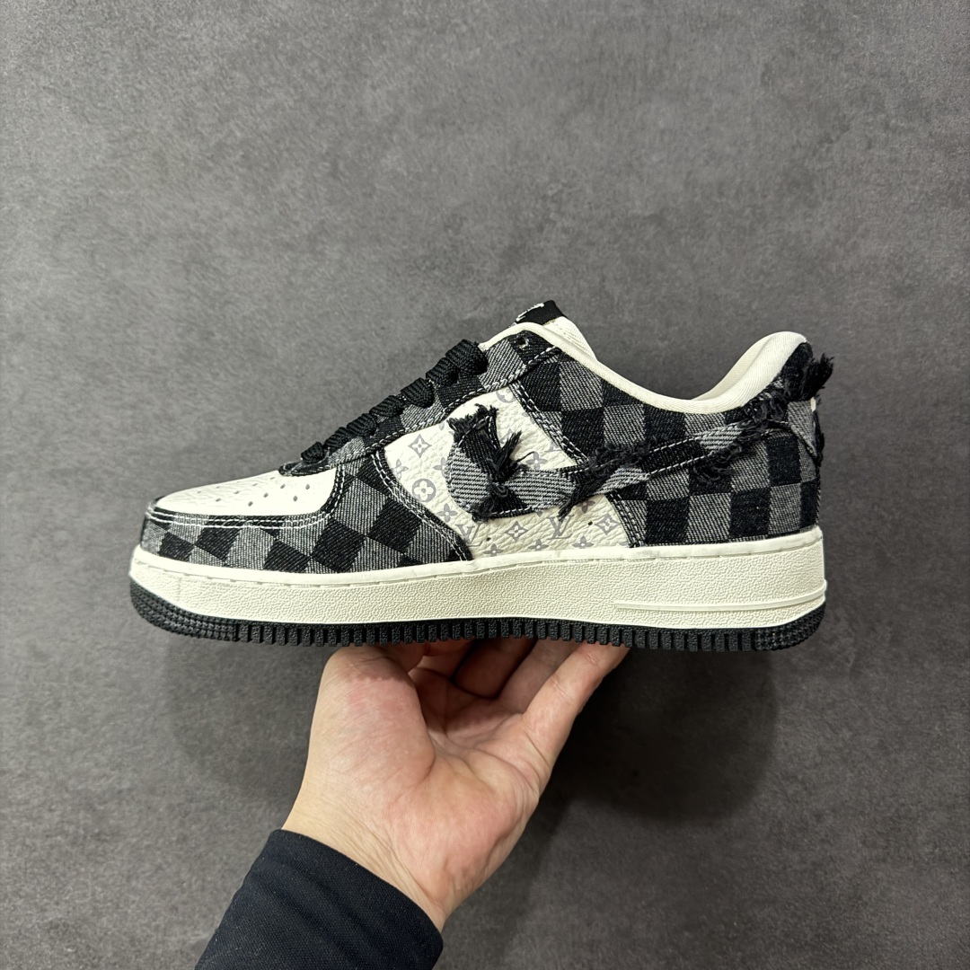 图片[2]-【定制版】Nike Air Force 1\’07 Low LV联名 白黑 空军一号低帮休闲板鞋 YF9511-817  #流苏格子防水牛仔布 高级夜光效果 工艺难度大 原楦头原纸板 高端定制鞋盒 原厂鞋底 超高清洁度 细节完美  尺码：36 36.5 37.5 38 38.5 39 40 40.5 41 42 42.5 43 44 44.5 45 编码：HXSB310320-选品中心