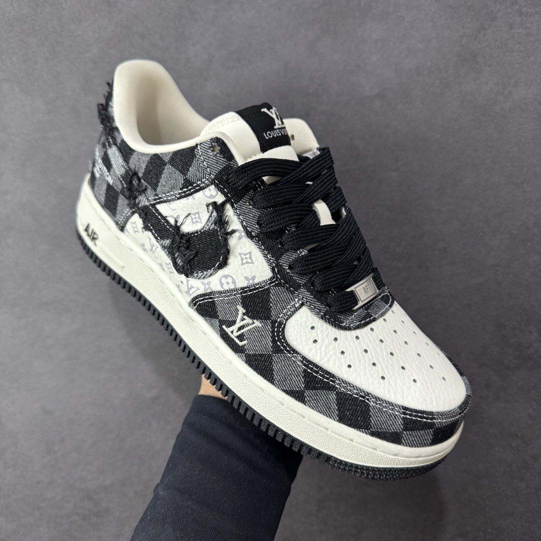 图片[3]-【定制版】Nike Air Force 1\’07 Low LV联名 白黑 空军一号低帮休闲板鞋 YF9511-817  #流苏格子防水牛仔布 高级夜光效果 工艺难度大 原楦头原纸板 高端定制鞋盒 原厂鞋底 超高清洁度 细节完美  尺码：36 36.5 37.5 38 38.5 39 40 40.5 41 42 42.5 43 44 44.5 45 编码：HXSB310320-选品中心