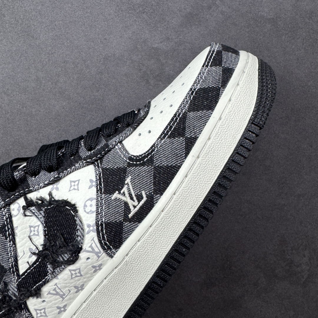 图片[5]-【定制版】Nike Air Force 1\’07 Low LV联名 白黑 空军一号低帮休闲板鞋 YF9511-817  #流苏格子防水牛仔布 高级夜光效果 工艺难度大 原楦头原纸板 高端定制鞋盒 原厂鞋底 超高清洁度 细节完美  尺码：36 36.5 37.5 38 38.5 39 40 40.5 41 42 42.5 43 44 44.5 45 编码：HXSB310320-选品中心
