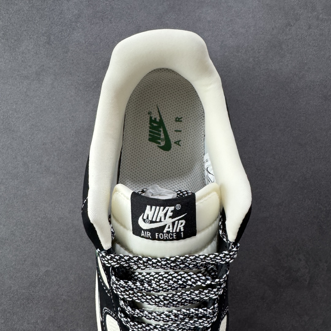 图片[7]-【定制版】Gucci x Supreme x Nike Air Force 1 Low 古驰古奇 x Sup x 耐克 空军一号 低帮 三方联名 黑白绿 鞋身整体采用米白色皮革搭配黑色框架覆盖层，设计独特且充满时尚感；鞋身两侧Swoosh Logo采用绿色3M反光点缀，后跟装饰片使用黑色制作，鞋头处迷你Swoosh Logo白色刺绣妆点，鞋舌以Nike Swoosh Logo呈现，后跟Nike Swoosh Logo及Air辅以白色刺绣妆点，后跟侧方印有Gucci及Supreme字样，彰显联名身份；最后以米白色中底搭配绿色橡胶外底完善整体设计收尾。 货号：KJ1688-017 尺码：36 36.5 37.5 38 38.5 39 40 40.5 41 42 42.5 43 44 44.5 45 编码：HXSB310320-选品中心