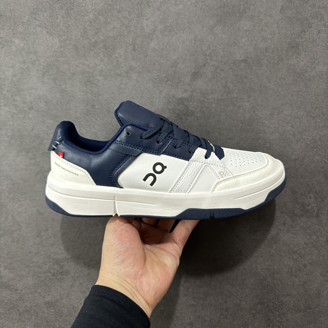 【公司级】THE Roger Clubhouse 复古单品 费德勒 x On 昂跑 减震舒适板鞋 #鞋款以网球为灵感的运动休闲鞋,大胆的复古外观与革新科技融合,助力运动生活的活力探索,让你尽享全天候舒适;多层叠加的环保人造皮革打造富有质感的鞋面,结合缝线、透气孔细节,体现恰到好处的复古美学。多款配色打破网球场的固有规则,带来焕然一新的视觉享受 货号:3MF10541534 尺码:36 37.5 38 39 40 41 42 43 44 45 编码:AYB230240-选品中心