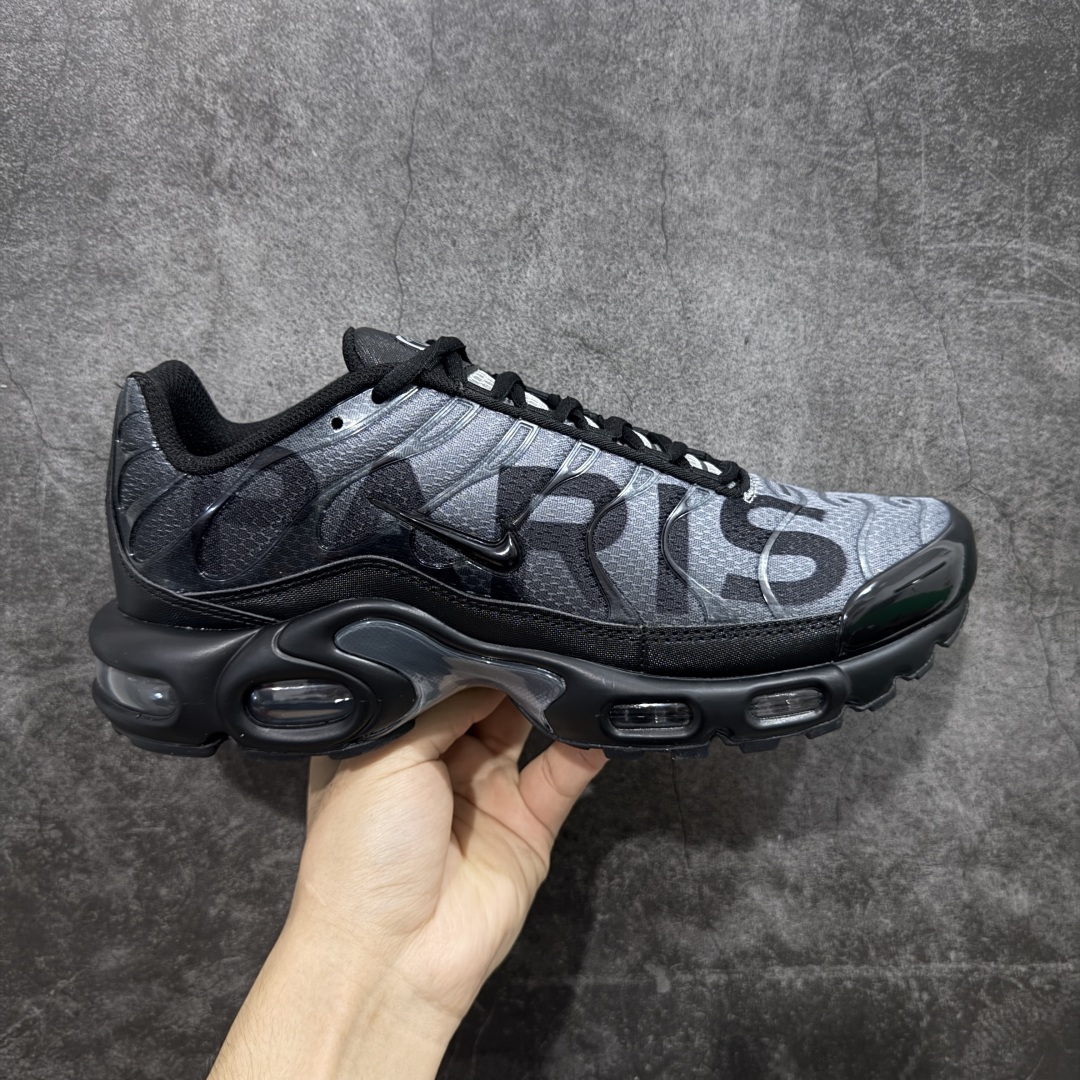 【Max纯原版】Nike Air Max Plus TN气垫系列跑鞋 全新一比一高端版本 真正的市场T1品质 更多配色陆续出货 真正的用心研发 一点一点抠出来的 品质 品控细节 随便闭眼对比市场任何版本 全套原纸板楦头开发 完美呈现版型 工艺流程均与原鞋保持一致 Turned Air 中底缓震技术 鞋面弧度与大底弧度一致 鞋头正确TPU材质 鞋面高频TPU材质1.0厚度 原鞋一致层次感 超越公司货的品控标准 多道QC质检 货号:IB2253-001 尺码:36 36.5 37.5 38 38.5 39 40 40.5 41 42 42.5 43 44 44.5 45 46-选品中心