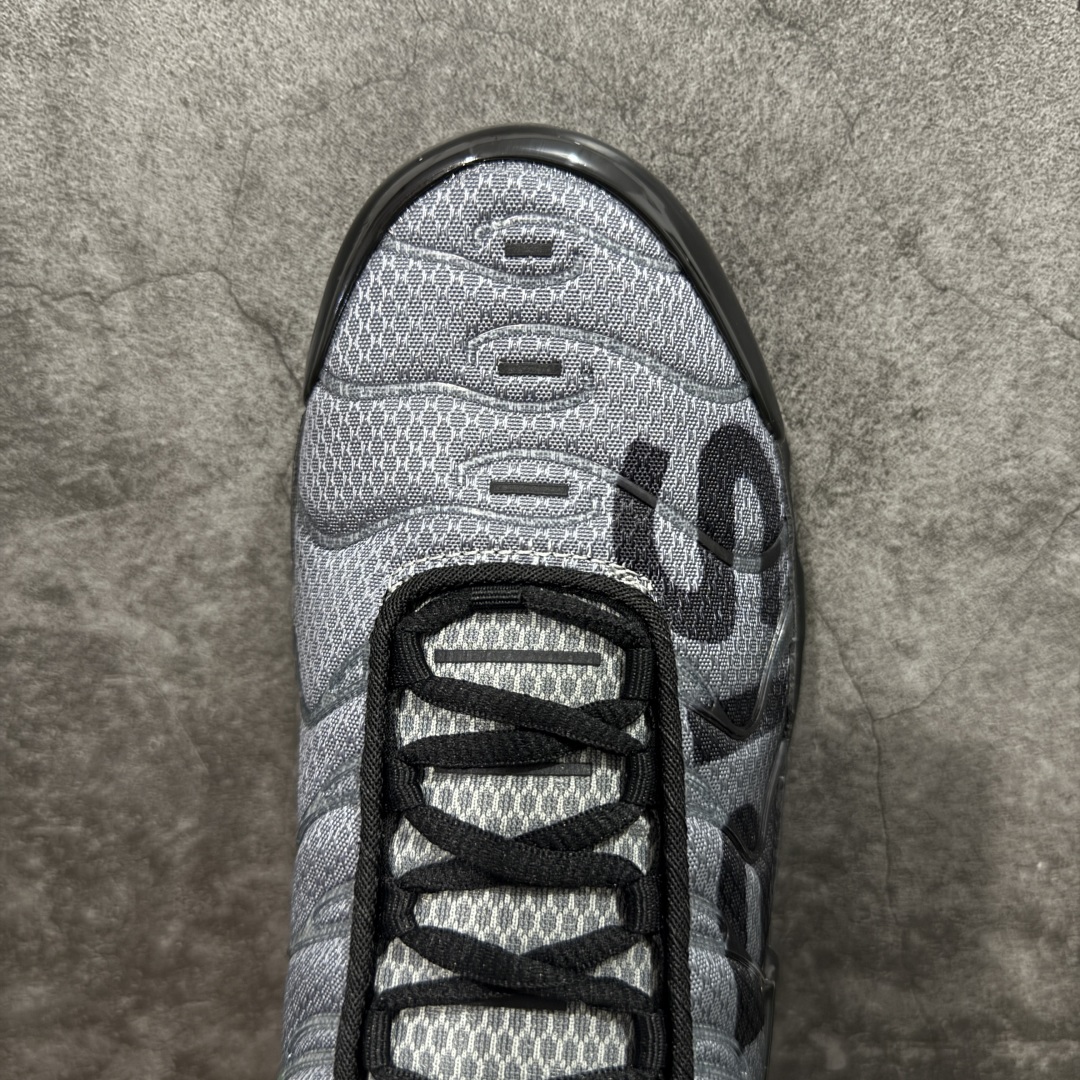 图片[5]-【Max纯原版】Nike Air Max Plus TN气垫系列跑鞋 全新一比一高端版本 真正的市场T1品质 更多配色陆续出货 真正的用心研发 一点一点抠出来的 品质 品控细节 随便闭眼对比市场任何版本 全套原纸板楦头开发 完美呈现版型 工艺流程均与原鞋保持一致 Turned Air 中底缓震技术 鞋面弧度与大底弧度一致 鞋头正确TPU材质 鞋面高频TPU材质1.0厚度 原鞋一致层次感 超越公司货的品控标准 多道QC质检 货号：IB2253-001 尺码：36 36.5 37.5 38 38.5 39 40 40.5 41 42 42.5 43 44 44.5 45 46-选品中心