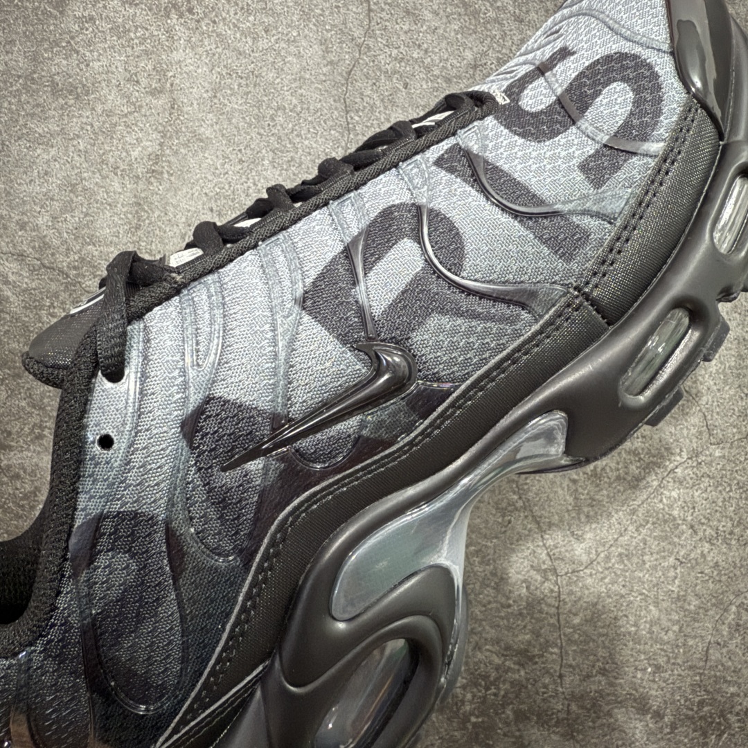 图片[4]-【Max纯原版】Nike Air Max Plus TN气垫系列跑鞋 全新一比一高端版本 真正的市场T1品质 更多配色陆续出货 真正的用心研发 一点一点抠出来的 品质 品控细节 随便闭眼对比市场任何版本 全套原纸板楦头开发 完美呈现版型 工艺流程均与原鞋保持一致 Turned Air 中底缓震技术 鞋面弧度与大底弧度一致 鞋头正确TPU材质 鞋面高频TPU材质1.0厚度 原鞋一致层次感 超越公司货的品控标准 多道QC质检 货号：IB2253-001 尺码：36 36.5 37.5 38 38.5 39 40 40.5 41 42 42.5 43 44 44.5 45 46-选品中心