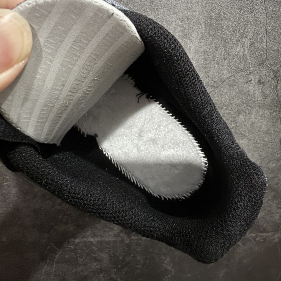 图片[9]-【Max纯原版】Nike Air Max Plus TN气垫系列跑鞋 全新一比一高端版本 真正的市场T1品质 更多配色陆续出货 真正的用心研发 一点一点抠出来的 品质 品控细节 随便闭眼对比市场任何版本 全套原纸板楦头开发 完美呈现版型 工艺流程均与原鞋保持一致 Turned Air 中底缓震技术 鞋面弧度与大底弧度一致 鞋头正确TPU材质 鞋面高频TPU材质1.0厚度 原鞋一致层次感 超越公司货的品控标准 多道QC质检 货号：IB2253-001 尺码：36 36.5 37.5 38 38.5 39 40 40.5 41 42 42.5 43 44 44.5 45 46-选品中心