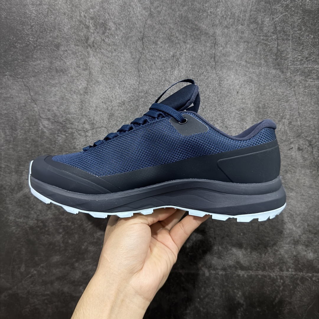 图片[2]-【正确版】Arcteryx始祖鸟Aerios 男女情侣款低帮登山鞋 适合技术路线单日徒步穿着 aerios 鞋受到长途野外跑步鞋的启发 适合在变化的地形上进行快速轻快的徒步旅行穿着，舒适而有支撑性，鞋面更轻薄透气舒适。敏捷、稳定和技术路线上的自信源于vibram® megagrip外底、压缩eva内底以及一体的tpu 尺码：36-45-选品中心