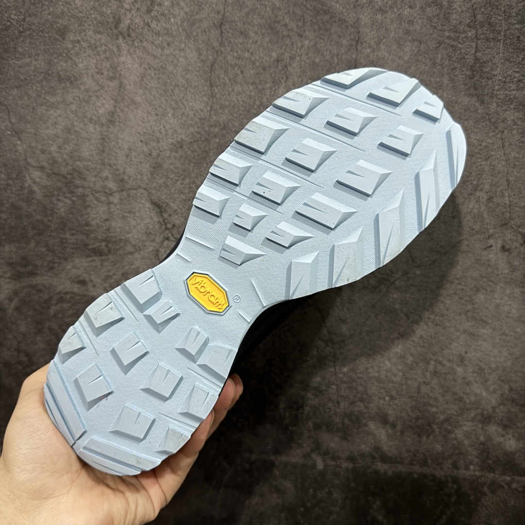 图片[9]-【正确版】Arcteryx始祖鸟Aerios 男女情侣款低帮登山鞋 适合技术路线单日徒步穿着 aerios 鞋受到长途野外跑步鞋的启发 适合在变化的地形上进行快速轻快的徒步旅行穿着，舒适而有支撑性，鞋面更轻薄透气舒适。敏捷、稳定和技术路线上的自信源于vibram® megagrip外底、压缩eva内底以及一体的tpu 尺码：36-45-选品中心