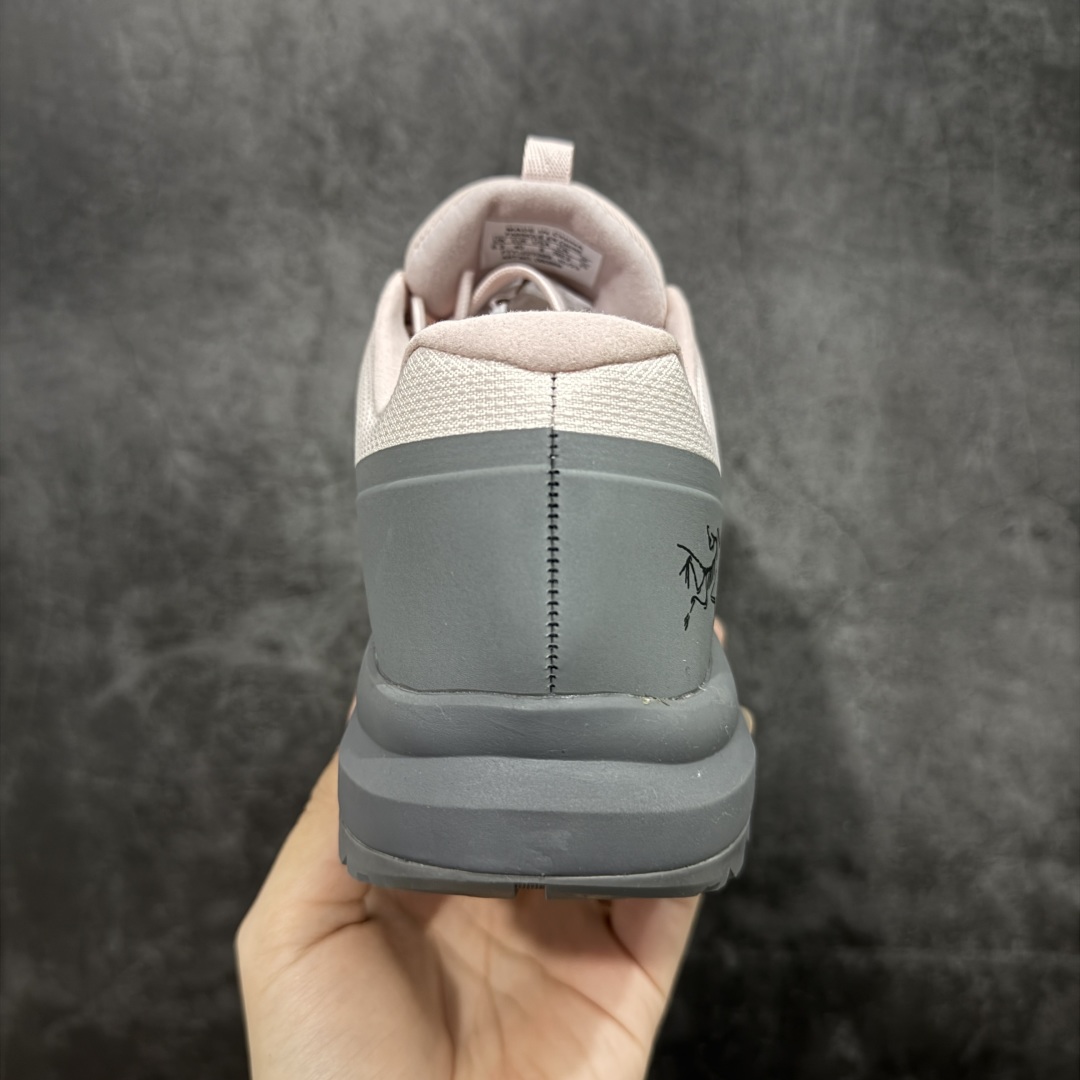 图片[4]-【正确版】Arcteryx始祖鸟Aerios 男女情侣款低帮登山鞋 适合技术路线单日徒步穿着 aerios 鞋受到长途野外跑步鞋的启发 适合在变化的地形上进行快速轻快的徒步旅行穿着，舒适而有支撑性，鞋面更轻薄透气舒适。敏捷、稳定和技术路线上的自信源于vibram® megagrip外底、压缩eva内底以及一体的tpu 尺码：36-45-选品中心