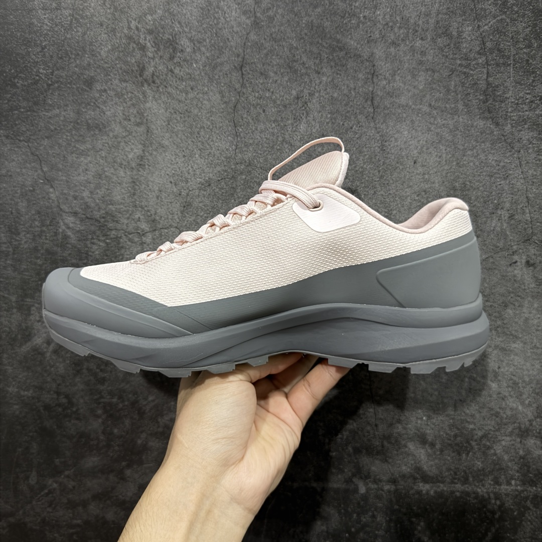 图片[2]-【正确版】Arcteryx始祖鸟Aerios 男女情侣款低帮登山鞋 适合技术路线单日徒步穿着 aerios 鞋受到长途野外跑步鞋的启发 适合在变化的地形上进行快速轻快的徒步旅行穿着，舒适而有支撑性，鞋面更轻薄透气舒适。敏捷、稳定和技术路线上的自信源于vibram® megagrip外底、压缩eva内底以及一体的tpu 尺码：36-45-选品中心