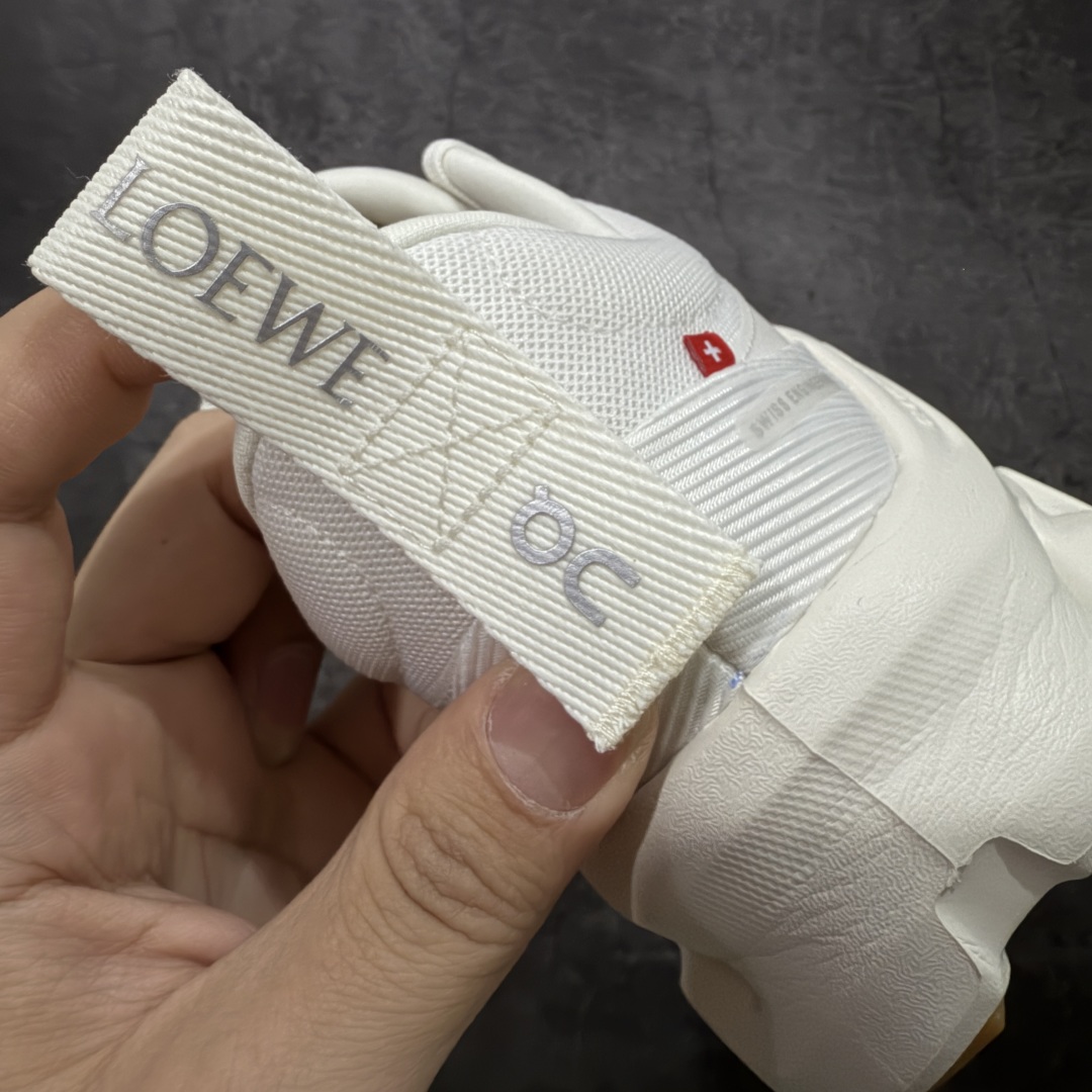 图片[2]-【渠道M版】ON昂跑 x Loewe 罗意威联名二代系列 原版开发 原材料打造 还原真实脚感 鞋底非常软弹 跑步健身必备 原版对比无任何差别 高端零售必推版本 市场独家货 区别市场所有版本 还原对比 鞋面采用一体成型布料 有弹性非常透气 鞋底镂空设计 运用了CLOUDTILT专利技术 弹力十足 毫无负重感 适合日常长距离行走或者休闲旅游 跑步！ 尺码 36 36.5 37.5 38 38.5 39 40 40.5 41 42 42.5 43 44 44.5 45 46！-选品中心