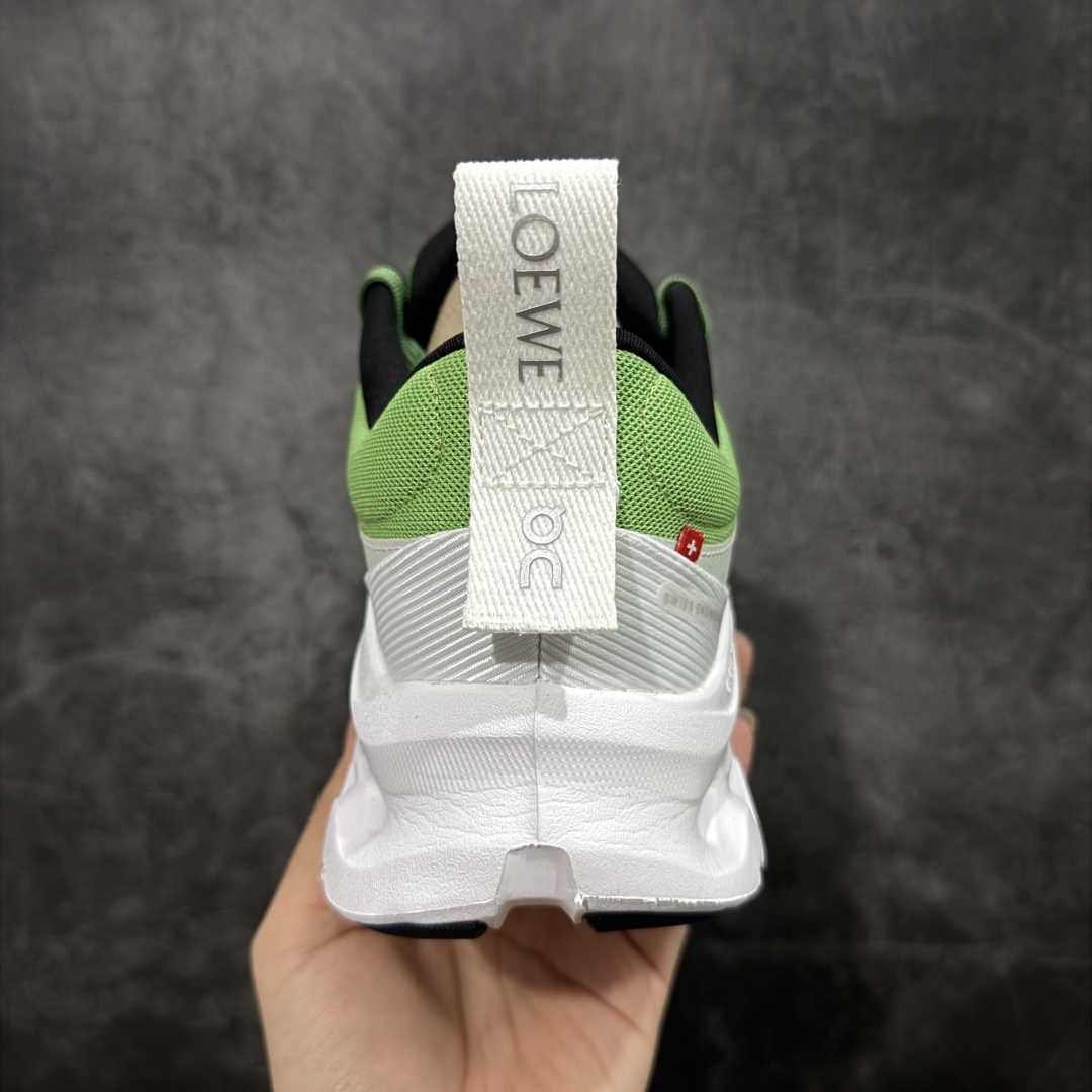 图片[4]-【渠道M版】ON昂跑 x Loewe 罗意威联名二代系列 原版开发 原材料打造 还原真实脚感 鞋底非常软弹 跑步健身必备 原版对比无任何差别 高端零售必推版本 市场独家货 区别市场所有版本 还原对比 鞋面采用一体成型布料 有弹性非常透气 鞋底镂空设计 运用了CLOUDTILT专利技术 弹力十足 毫无负重感 适合日常长距离行走或者休闲旅游 跑步！ 尺码 36 36.5 37.5 38 38.5 39 40 40.5 41 42 42.5 43 44 44.5 45 46！-选品中心