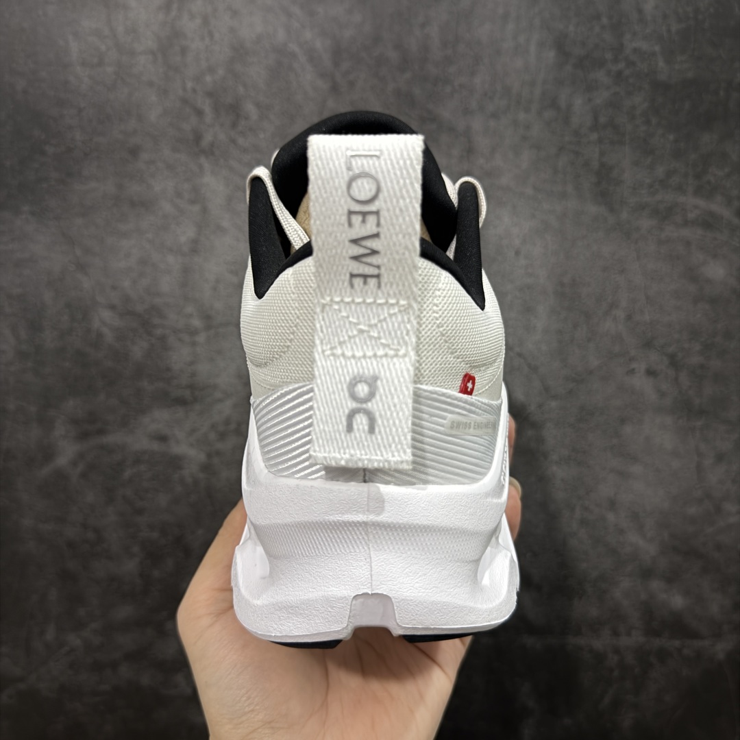 图片[4]-【渠道M版】ON昂跑 x Loewe 罗意威联名二代系列 原版开发 原材料打造 还原真实脚感 鞋底非常软弹 跑步健身必备 原版对比无任何差别 高端零售必推版本 市场独家货 区别市场所有版本 还原对比 鞋面采用一体成型布料 有弹性非常透气 鞋底镂空设计 运用了CLOUDTILT专利技术 弹力十足 毫无负重感 适合日常长距离行走或者休闲旅游 跑步！ 尺码 36 36.5 37.5 38 38.5 39 40 40.5 41 42 42.5 43 44 44.5 45 46！-选品中心