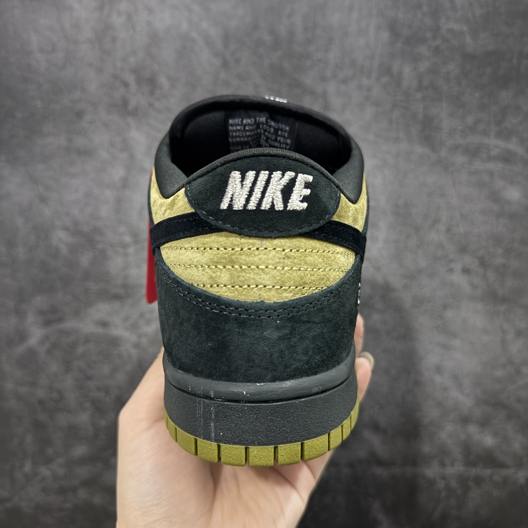 图片[4]-【Top纯原 】Supreme x Nk Dunk SB Dunk Low 舒适 防滑耐磨低帮板鞋 男女同款 联名棕灰 HQ8487-300 独家原厂航空铝磨具打磨大底 鞋头坡度极致还原 原盒原配 圈内天花板工艺 原厂冲刀 超高清洁度 全鞋零毛边皮料切割 全套原楦原模倾力打造完美版型 采用原厂百宏鞋带以及原厂百宏织唛舌标 内标可供原厂几率过验 原厂中底布黄色点胶 原厂中底布拉帮走线遵循公司‼️ 尺码：40 40.5 41 42 42.5 43 44 44.5 45 46 47.5-选品中心