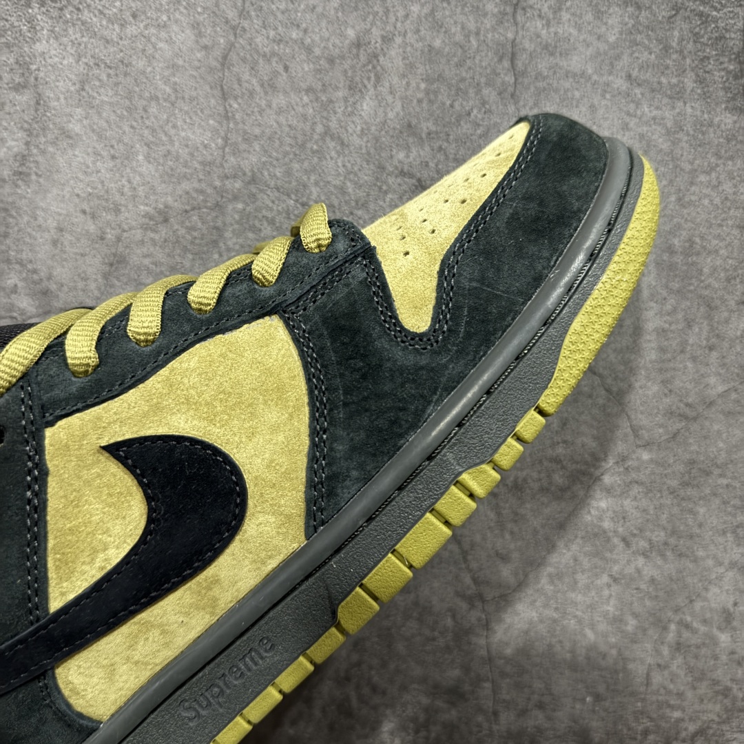 图片[6]-【Top纯原 】Supreme x Nk Dunk SB Dunk Low 舒适 防滑耐磨低帮板鞋 男女同款 联名棕灰 HQ8487-300 独家原厂航空铝磨具打磨大底 鞋头坡度极致还原 原盒原配 圈内天花板工艺 原厂冲刀 超高清洁度 全鞋零毛边皮料切割 全套原楦原模倾力打造完美版型 采用原厂百宏鞋带以及原厂百宏织唛舌标 内标可供原厂几率过验 原厂中底布黄色点胶 原厂中底布拉帮走线遵循公司‼️ 尺码：40 40.5 41 42 42.5 43 44 44.5 45 46 47.5-选品中心
