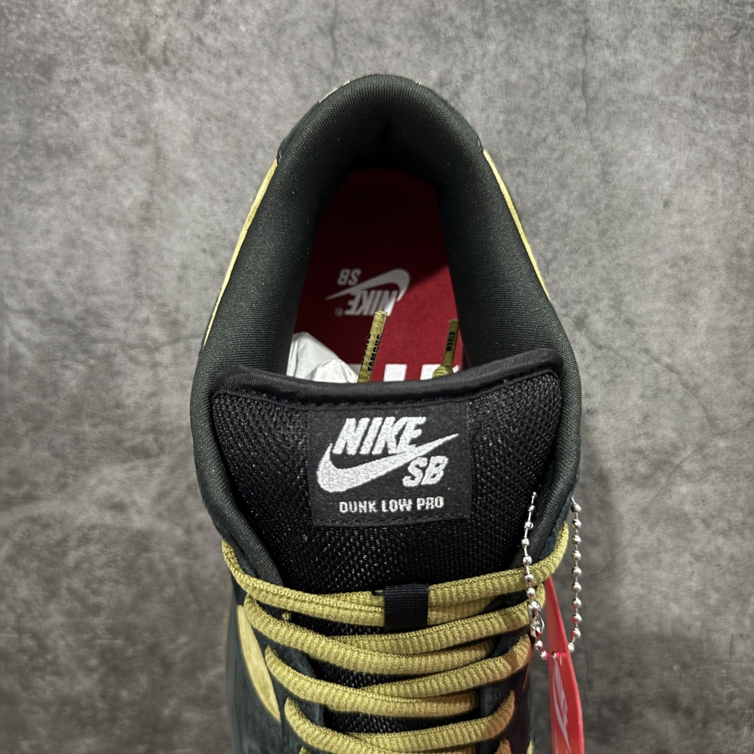图片[8]-【Top纯原 】Supreme x Nk Dunk SB Dunk Low 舒适 防滑耐磨低帮板鞋 男女同款 联名棕灰 HQ8487-300 独家原厂航空铝磨具打磨大底 鞋头坡度极致还原 原盒原配 圈内天花板工艺 原厂冲刀 超高清洁度 全鞋零毛边皮料切割 全套原楦原模倾力打造完美版型 采用原厂百宏鞋带以及原厂百宏织唛舌标 内标可供原厂几率过验 原厂中底布黄色点胶 原厂中底布拉帮走线遵循公司‼️ 尺码：40 40.5 41 42 42.5 43 44 44.5 45 46 47.5-选品中心