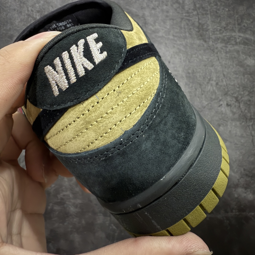 图片[2]-【Top纯原 】Supreme x Nk Dunk SB Dunk Low 舒适 防滑耐磨低帮板鞋 男女同款 联名棕灰 HQ8487-300 独家原厂航空铝磨具打磨大底 鞋头坡度极致还原 原盒原配 圈内天花板工艺 原厂冲刀 超高清洁度 全鞋零毛边皮料切割 全套原楦原模倾力打造完美版型 采用原厂百宏鞋带以及原厂百宏织唛舌标 内标可供原厂几率过验 原厂中底布黄色点胶 原厂中底布拉帮走线遵循公司‼️ 尺码：40 40.5 41 42 42.5 43 44 44.5 45 46 47.5-选品中心