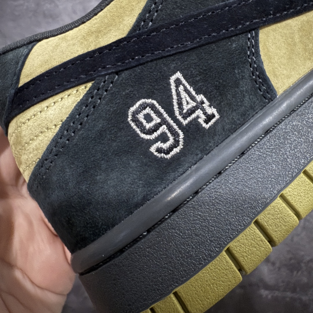 图片[3]-【Top纯原 】Supreme x Nk Dunk SB Dunk Low 舒适 防滑耐磨低帮板鞋 男女同款 联名棕灰 HQ8487-300 独家原厂航空铝磨具打磨大底 鞋头坡度极致还原 原盒原配 圈内天花板工艺 原厂冲刀 超高清洁度 全鞋零毛边皮料切割 全套原楦原模倾力打造完美版型 采用原厂百宏鞋带以及原厂百宏织唛舌标 内标可供原厂几率过验 原厂中底布黄色点胶 原厂中底布拉帮走线遵循公司‼️ 尺码：40 40.5 41 42 42.5 43 44 44.5 45 46 47.5-选品中心