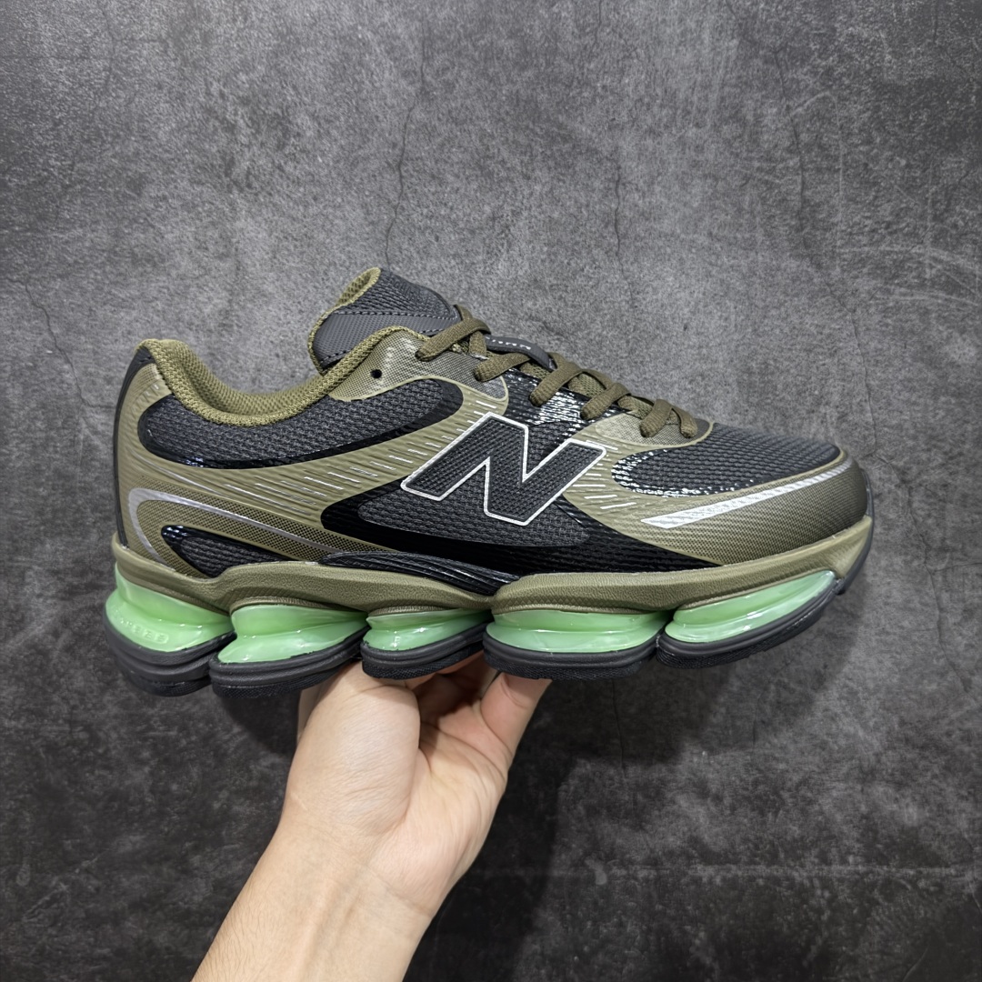 【纯原版】New Balance 新百伦 NB2000 网面休闲鞋 U20006E1 NB官方重磅新品 一款融合复古设计与现代科技的跑鞋,以其经典的造型和舒适脚感,成为2025年复古潮流爱好的推荐单品。 极具视觉冲击力的5根ABZORB单元,以及无缝鞋面的设计,加上3M反光材质的装饰,比之前推出的90 60系列更夸张,更具未来感。 货号:U20005F9 尺码:36-46.5-选品中心