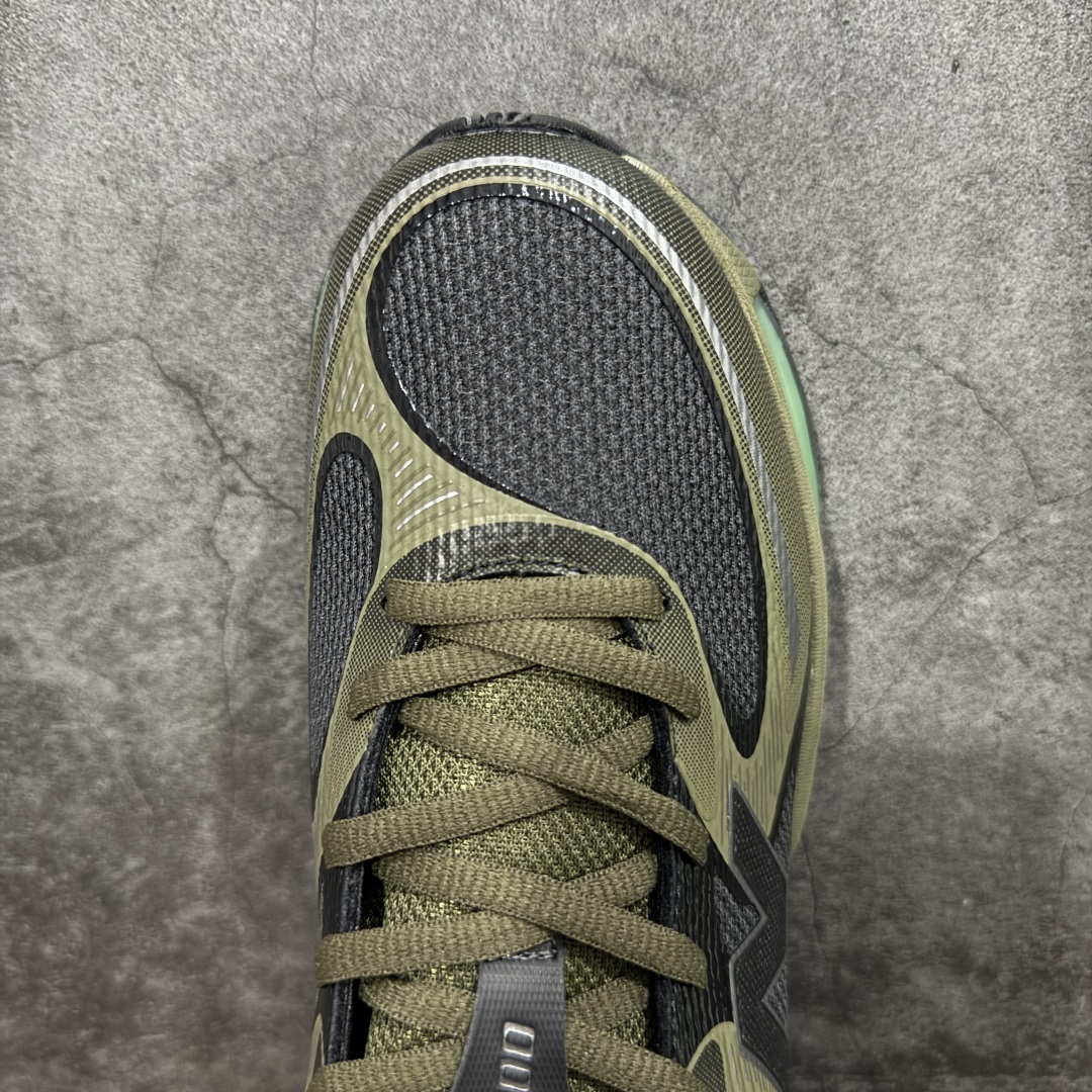 图片[5]-【纯原版】New Balance 新百伦 NB2000 网面休闲鞋 U20006E1 NB官方重磅新品 一款融合复古设计与现代科技的跑鞋，以其经典的造型和舒适脚感，成为2025年复古潮流爱好的推荐单品。 极具视觉冲击力的5根ABZORB单元，以及无缝鞋面的设计，加上3M反光材质的装饰，比之前推出的90 60系列更夸张，更具未来感。 货号：U20005F9 尺码：36-46.5-选品中心