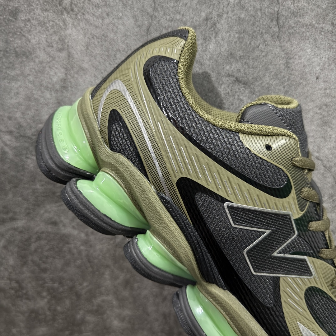 图片[7]-【纯原版】New Balance 新百伦 NB2000 网面休闲鞋 U20006E1 NB官方重磅新品 一款融合复古设计与现代科技的跑鞋，以其经典的造型和舒适脚感，成为2025年复古潮流爱好的推荐单品。 极具视觉冲击力的5根ABZORB单元，以及无缝鞋面的设计，加上3M反光材质的装饰，比之前推出的90 60系列更夸张，更具未来感。 货号：U20005F9 尺码：36-46.5-选品中心