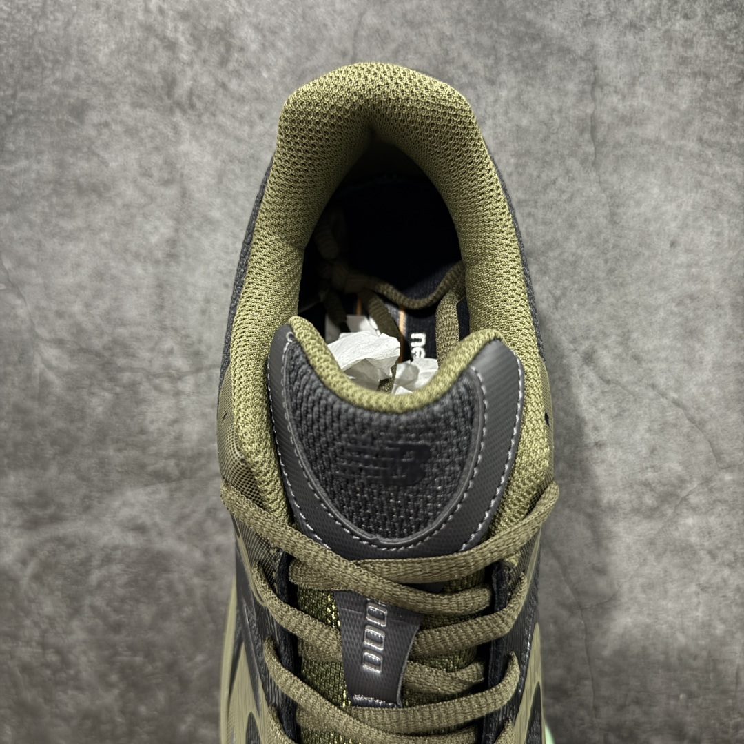 图片[8]-【纯原版】New Balance 新百伦 NB2000 网面休闲鞋 U20006E1 NB官方重磅新品 一款融合复古设计与现代科技的跑鞋，以其经典的造型和舒适脚感，成为2025年复古潮流爱好的推荐单品。 极具视觉冲击力的5根ABZORB单元，以及无缝鞋面的设计，加上3M反光材质的装饰，比之前推出的90 60系列更夸张，更具未来感。 货号：U20005F9 尺码：36-46.5-选品中心