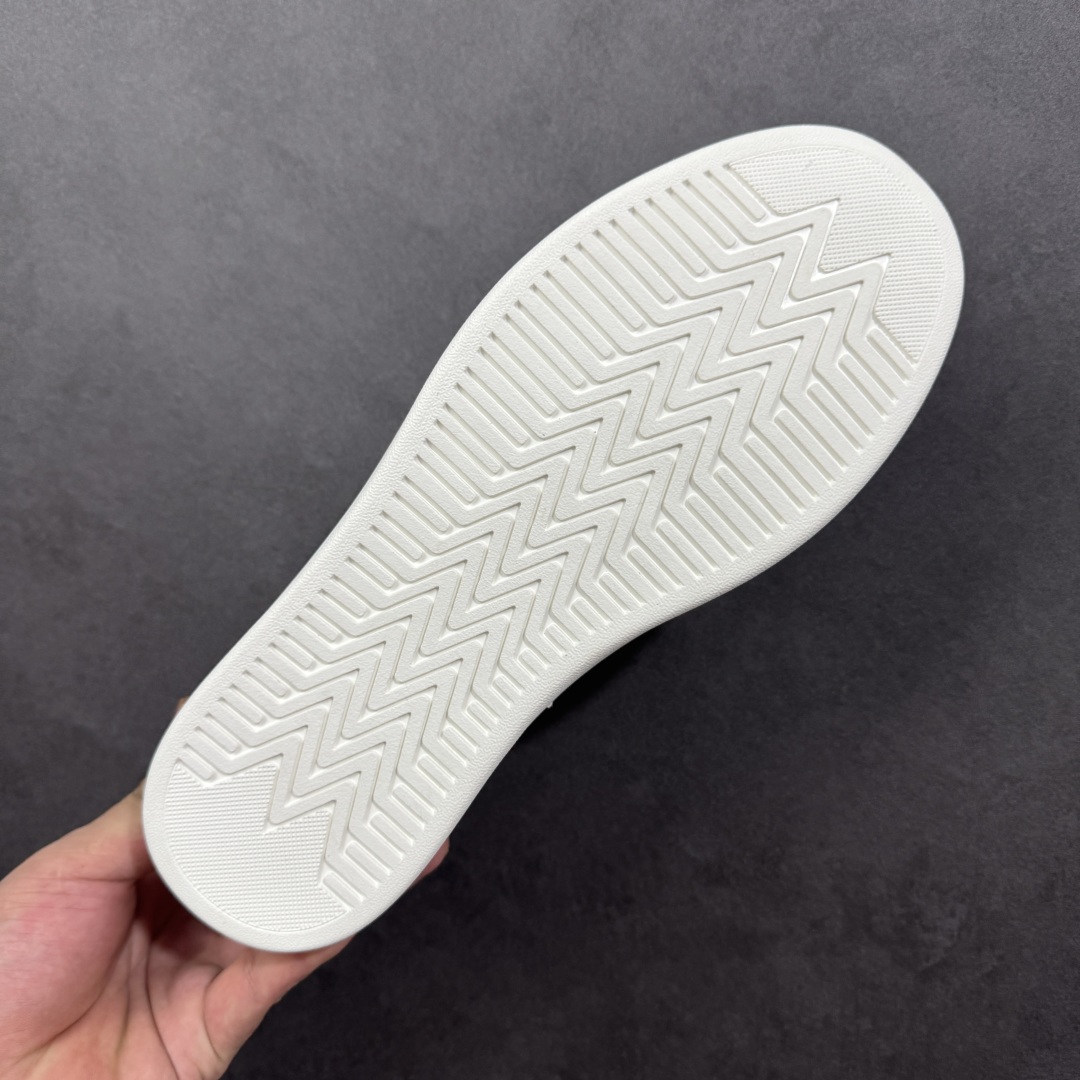 图片[9]-【广东纯原版】ECCO爱步休闲鞋男 25年新款真皮舒适时尚休闲板鞋 柔酷7号系列新品 鞋面采用ECCO家族工艺牛皮革 纹理自然，细腻柔软 简约系带设计，可自由调节松紧，方便快捷 贴合脚型 轻量稳固大底 轻盈柔韧，抓地耐磨 时尚通勤 随享假日 尺码：38 39 40 41 42 43（皮鞋码）-选品中心