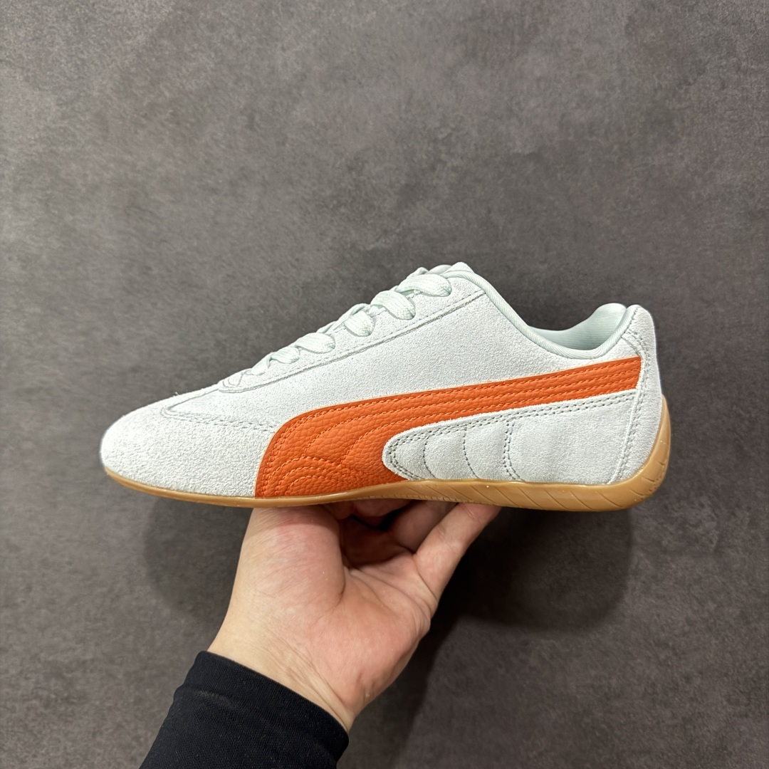 图片[2]-【升级版】Puma Speedcat OG 防滑耐磨低帮德训赛车板鞋 孔眼底座和脚趾凸起由绒面革材料制成 支持侧踏时的踏步工作 脚背和侧板采用尼龙网布 即使在健身房等使用环境中也能确保透气性 像吸盘一样的设计是为了提高体育馆表面的抓地力性能 货号： 406329-40 尺码： 35.5-45-选品中心