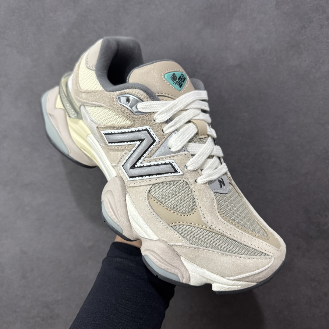 图片[3]-【公司级】 New Balance NB9060 联名款 复古休闲运动慢跑鞋 U9060GRY 全套原楦原纸板原厂数据开发 进口三明治网面 原装进口翻毛皮料正确绒感卡色 正确中底拉帮中底网布细节 原厂标裁 带紫光防伪 定制后跟透明水晶模块 冲裁组合 大底贴合程度胶水上色把控完美 整洁度挑战全网艺术家 多道序QC把关品质完善 匠心打造 耗时两个月开发完成 工艺极其复杂难度可想而知 新开独立私模大底 全网唯一正确六层组合大底 高端零售专供产物 尺码：36 37 37.5 38 38.5 39 40 40.5 41 42 42.5 43 44 45-选品中心