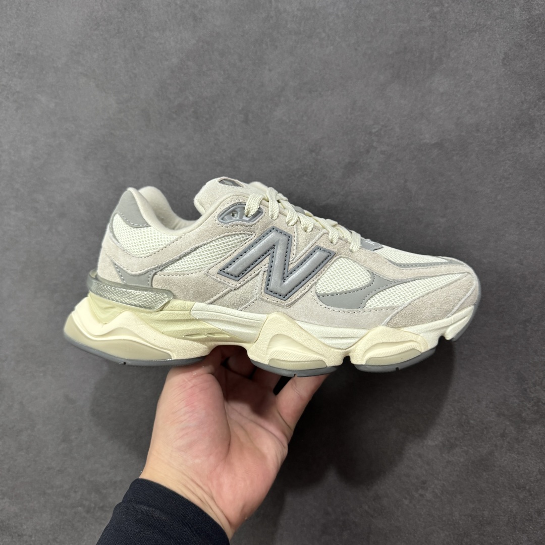 【公司级】 New Balance NB9060 联名款 复古休闲运动慢跑鞋 U9060ECA 全套原楦原纸板原厂数据开发 进口三明治网面 原装进口翻毛皮料正确绒感卡色 正确中底拉帮中底网布细节 原厂标裁 带紫光防伪 定制后跟透明水晶模块 冲裁组合 大底贴合程度胶水上色把控完美 整洁度挑战全网艺术家 多道序QC把关品质完善 匠心打造 耗时两个月开发完成 工艺极其复杂难度可想而知 新开独立私模大底 全网唯一正确六层组合大底 高端零售专供产物 尺码:36 37 37.5 38 38.5 39 40 40.5 41 42 42.5 43 44 45-选品中心