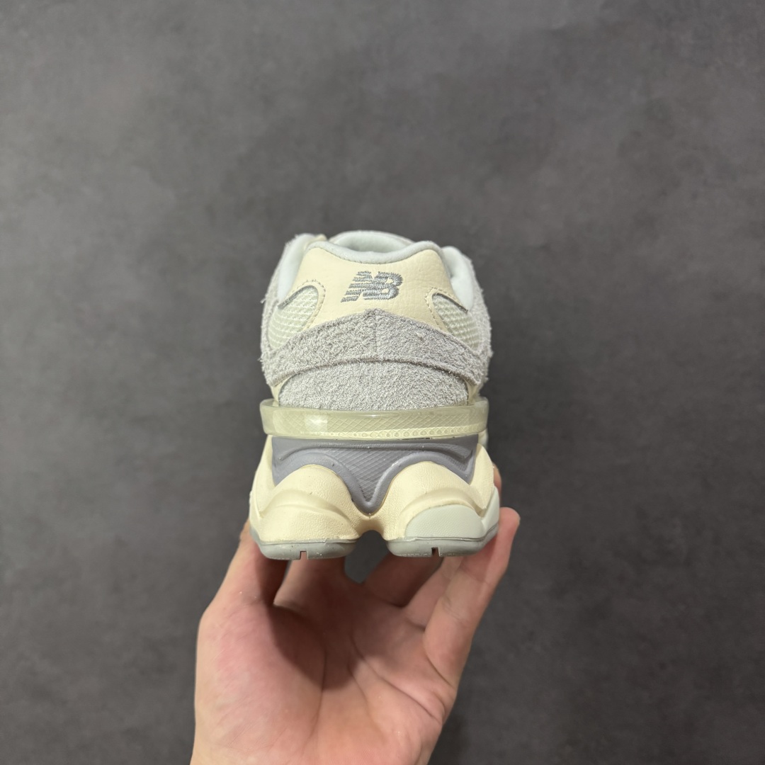 图片[4]-【公司级】 New Balance NB9060 联名款 复古休闲运动慢跑鞋 U9060LNY 全套原楦原纸板原厂数据开发 进口三明治网面 原装进口翻毛皮料正确绒感卡色 正确中底拉帮中底网布细节 原厂标裁 带紫光防伪 定制后跟透明水晶模块 冲裁组合 大底贴合程度胶水上色把控完美 整洁度挑战全网艺术家 多道序QC把关品质完善 匠心打造 耗时两个月开发完成 工艺极其复杂难度可想而知 新开独立私模大底 全网唯一正确六层组合大底 高端零售专供产物 尺码：36 37 37.5 38 38.5 39 40 40.5 41 42 42.5 43 44 45-选品中心