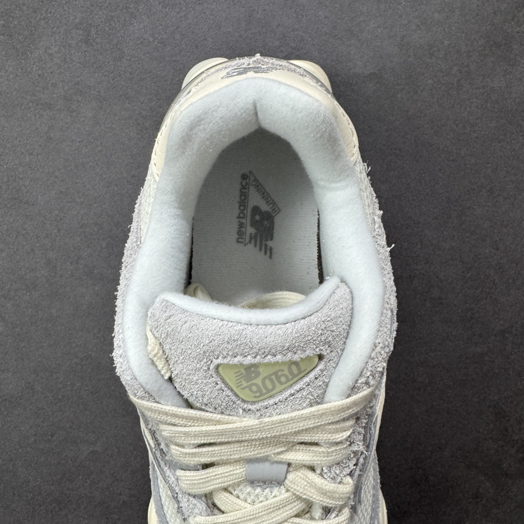图片[7]-【公司级】 New Balance NB9060 联名款 复古休闲运动慢跑鞋 U9060LNY 全套原楦原纸板原厂数据开发 进口三明治网面 原装进口翻毛皮料正确绒感卡色 正确中底拉帮中底网布细节 原厂标裁 带紫光防伪 定制后跟透明水晶模块 冲裁组合 大底贴合程度胶水上色把控完美 整洁度挑战全网艺术家 多道序QC把关品质完善 匠心打造 耗时两个月开发完成 工艺极其复杂难度可想而知 新开独立私模大底 全网唯一正确六层组合大底 高端零售专供产物 尺码：36 37 37.5 38 38.5 39 40 40.5 41 42 42.5 43 44 45-选品中心