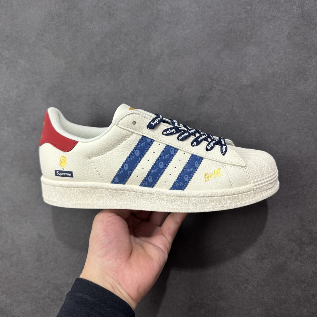 【定制版】AD Originals Superstar x BAPE x Superme 白蓝红 采用全新头层拼接皮革材质 后跟采用特色3D立体印字 渠道正品订单 诠释市场最高工艺水平 全鞋进口头层皮料打造 区别市面普通真标版本,进出专柜无压力 货号:QC2602 尺码:36-45-选品中心
