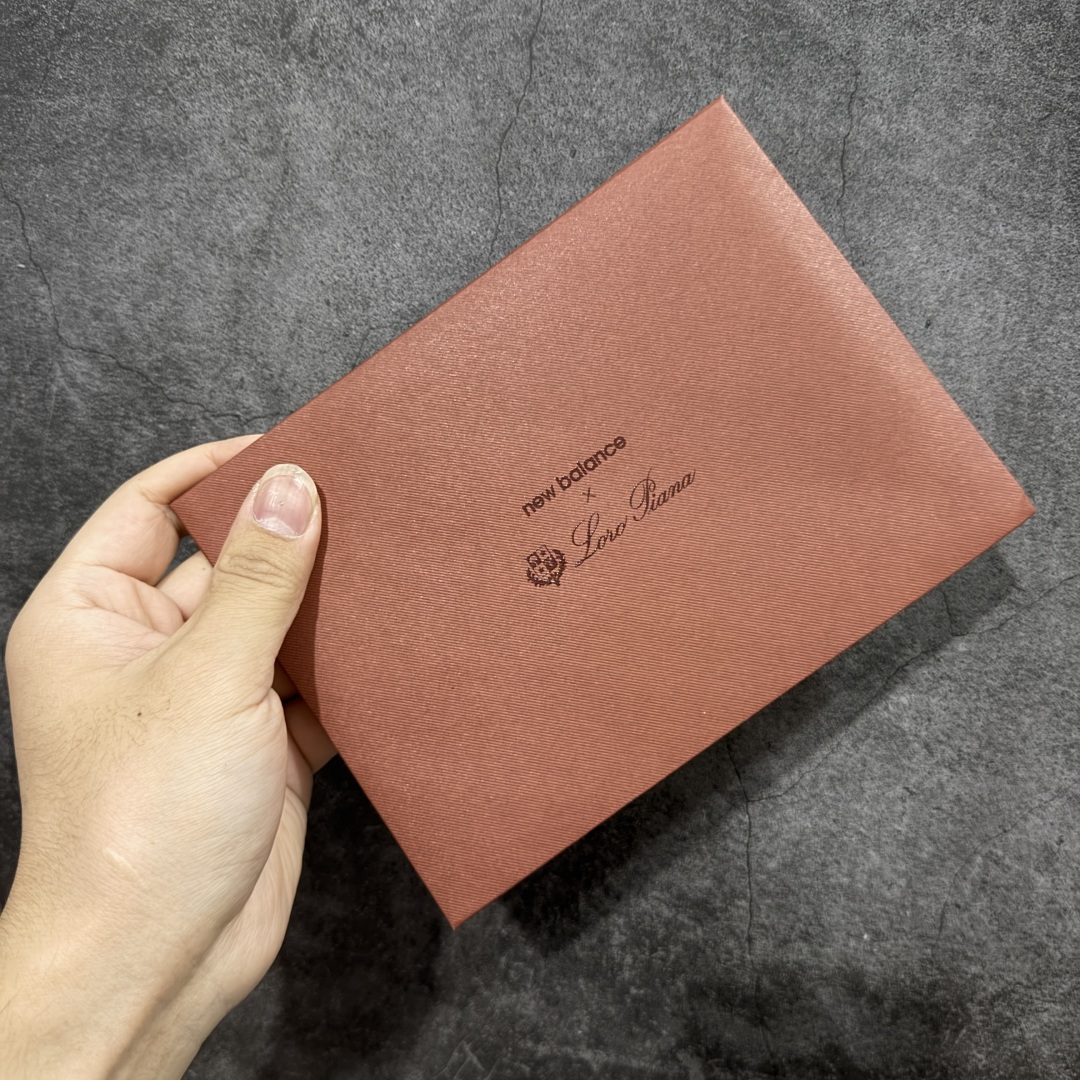 图片[12]-【M版纯原】Loro Piano x New Balance 新百伦 U990LO6 LP联名款新百伦复古休闲跑步鞋 U990LP106 原鞋开发 新开独立私模大底 全网唯一正确组合大底 高端零售专供产物 尺码：36 37 37.5 38 38.5 39.5 40 40.5 41.5 42 42.5 43 44 44.5 45 45.5 46.5 47-选品中心