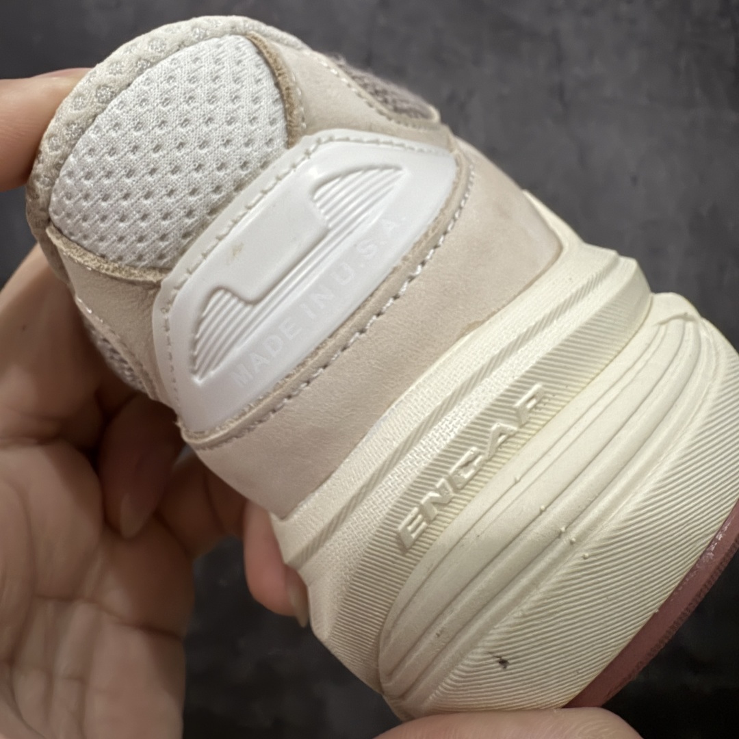 图片[2]-【M版纯原】Loro Piano x New Balance 新百伦 U990LO6 LP联名款新百伦复古休闲跑步鞋 U990LP106 原鞋开发 新开独立私模大底 全网唯一正确组合大底 高端零售专供产物 尺码：36 37 37.5 38 38.5 39.5 40 40.5 41.5 42 42.5 43 44 44.5 45 45.5 46.5 47-选品中心