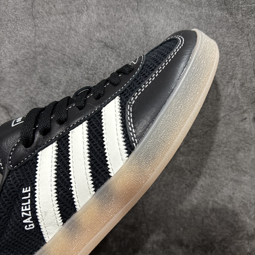 图片[6]-【XC/T版】Adidas Originals Gazelle Indoor 防滑低帮T头德训鞋 GZ复古系列 黑白针织拼接 JQ7084 纯原大厂出货💪🏻全新同步官方大字体烫金 针织材料拼接软头层 区别市场普通版本 完美还原zp细节‼️全鞋原材料打造，无任何色差，正确鞋型，后跟港宝材料定型，正确微透生胶大底，反口内里头层细腻小牛皮，纸板中底 鞋垫背胶，侧面正确烫金压印字母，所有细节完美还原‼️ 尺码：35.5 36 36.5 37 38 38.5 39 40 40.5 41 42 42.5 43 44 44.5 45-选品中心