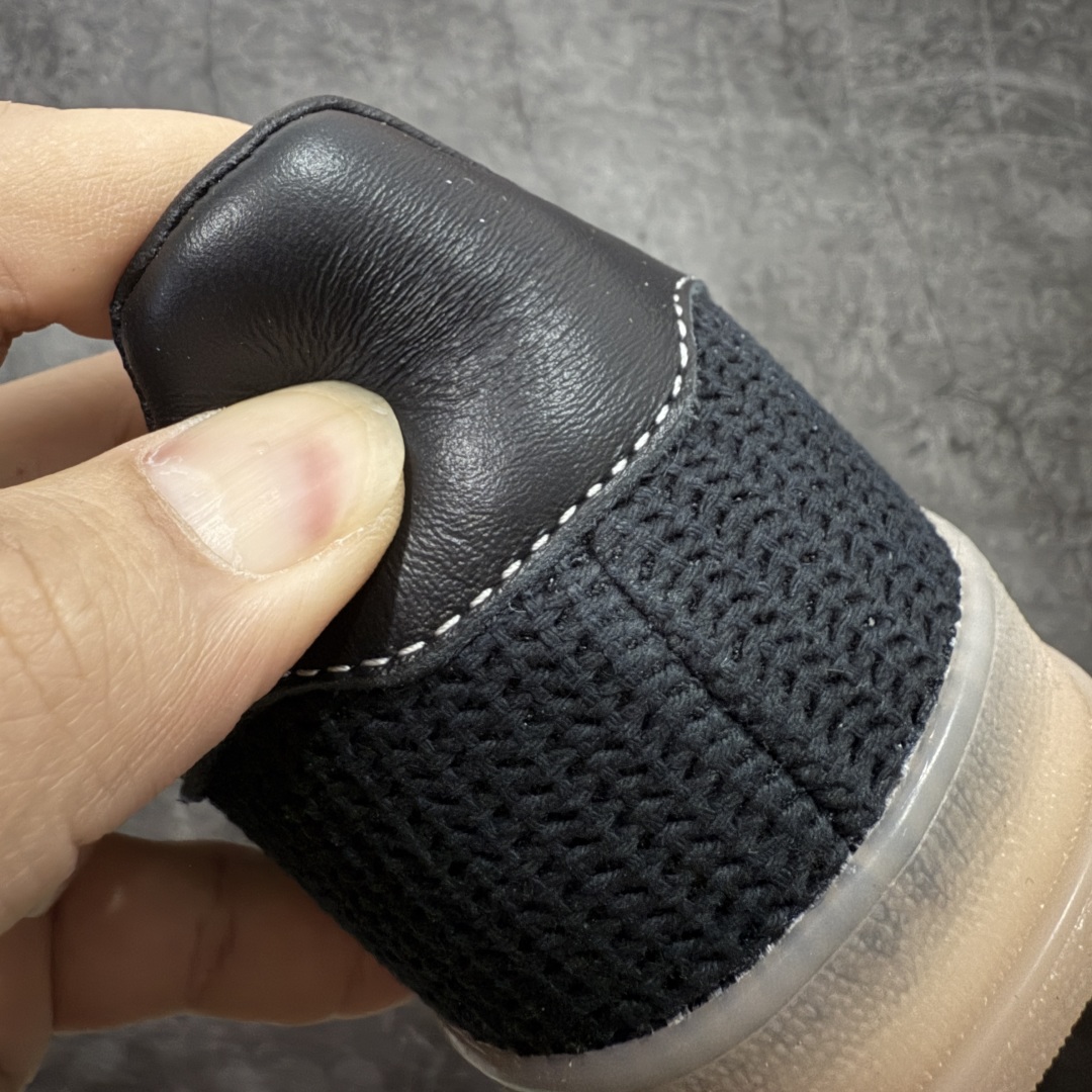 图片[2]-【XC/T版】Adidas Originals Gazelle Indoor 防滑低帮T头德训鞋 GZ复古系列 黑白针织拼接 JQ7084 纯原大厂出货💪🏻全新同步官方大字体烫金 针织材料拼接软头层 区别市场普通版本 完美还原zp细节‼️全鞋原材料打造，无任何色差，正确鞋型，后跟港宝材料定型，正确微透生胶大底，反口内里头层细腻小牛皮，纸板中底 鞋垫背胶，侧面正确烫金压印字母，所有细节完美还原‼️ 尺码：35.5 36 36.5 37 38 38.5 39 40 40.5 41 42 42.5 43 44 44.5 45-选品中心