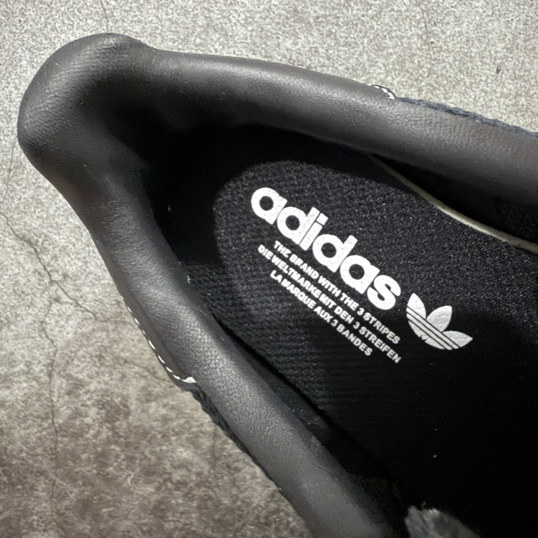 图片[8]-【XC/T版】Adidas Originals Gazelle Indoor 防滑低帮T头德训鞋 GZ复古系列 黑白针织拼接 JQ7084 纯原大厂出货💪🏻全新同步官方大字体烫金 针织材料拼接软头层 区别市场普通版本 完美还原zp细节‼️全鞋原材料打造，无任何色差，正确鞋型，后跟港宝材料定型，正确微透生胶大底，反口内里头层细腻小牛皮，纸板中底 鞋垫背胶，侧面正确烫金压印字母，所有细节完美还原‼️ 尺码：35.5 36 36.5 37 38 38.5 39 40 40.5 41 42 42.5 43 44 44.5 45-选品中心