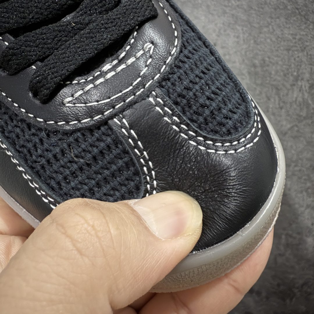 图片[5]-【XC/T版】Adidas Originals Gazelle Indoor 防滑低帮T头德训鞋 GZ复古系列 黑白针织拼接 JQ7084 纯原大厂出货💪🏻全新同步官方大字体烫金 针织材料拼接软头层 区别市场普通版本 完美还原zp细节‼️全鞋原材料打造，无任何色差，正确鞋型，后跟港宝材料定型，正确微透生胶大底，反口内里头层细腻小牛皮，纸板中底 鞋垫背胶，侧面正确烫金压印字母，所有细节完美还原‼️ 尺码：35.5 36 36.5 37 38 38.5 39 40 40.5 41 42 42.5 43 44 44.5 45-选品中心