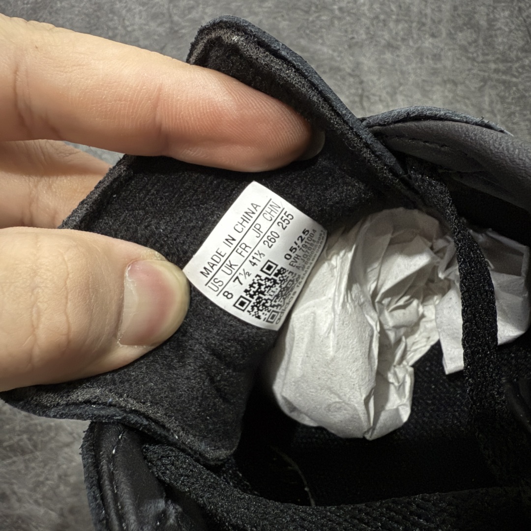 图片[7]-【XC/T版】Adidas Originals Gazelle Indoor 防滑低帮T头德训鞋 GZ复古系列 黑白针织拼接 JQ7084 纯原大厂出货💪🏻全新同步官方大字体烫金 针织材料拼接软头层 区别市场普通版本 完美还原zp细节‼️全鞋原材料打造，无任何色差，正确鞋型，后跟港宝材料定型，正确微透生胶大底，反口内里头层细腻小牛皮，纸板中底 鞋垫背胶，侧面正确烫金压印字母，所有细节完美还原‼️ 尺码：35.5 36 36.5 37 38 38.5 39 40 40.5 41 42 42.5 43 44 44.5 45-选品中心