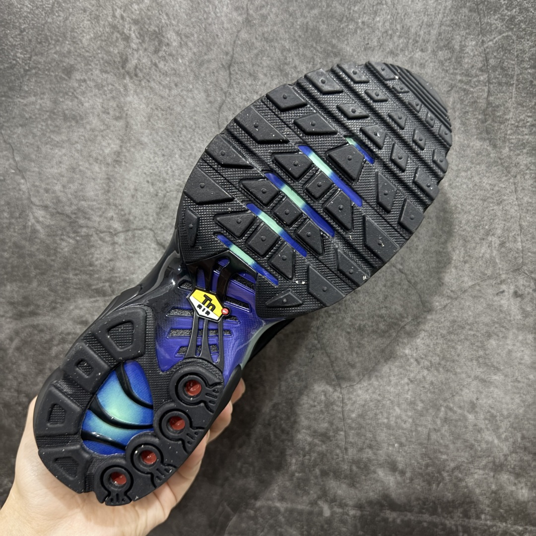 图片[9]-【Max纯原版】Nike Air Max Plus TN气垫系列跑鞋 全新一比一高端版本 真正的市场T1品质 更多配色陆续出货 真正的用心研发 一点一点抠出来的 品质 品控细节 随便闭眼对比市场任何版本 全套原纸板楦头开发 完美呈现版型 工艺流程均与原鞋保持一致 Turned Air 中底缓震技术 鞋面弧度与大底弧度一致 鞋头正确TPU材质 鞋面高频TPU材质1.0厚度 原鞋一致层次感 超越公司货的品控标准 多道QC质检 货号：DZ4509-001 尺码：36 36.5 37.5 38 38.5 39 40 40.5 41 42 42.5 43 44 44.5 45 46-选品中心