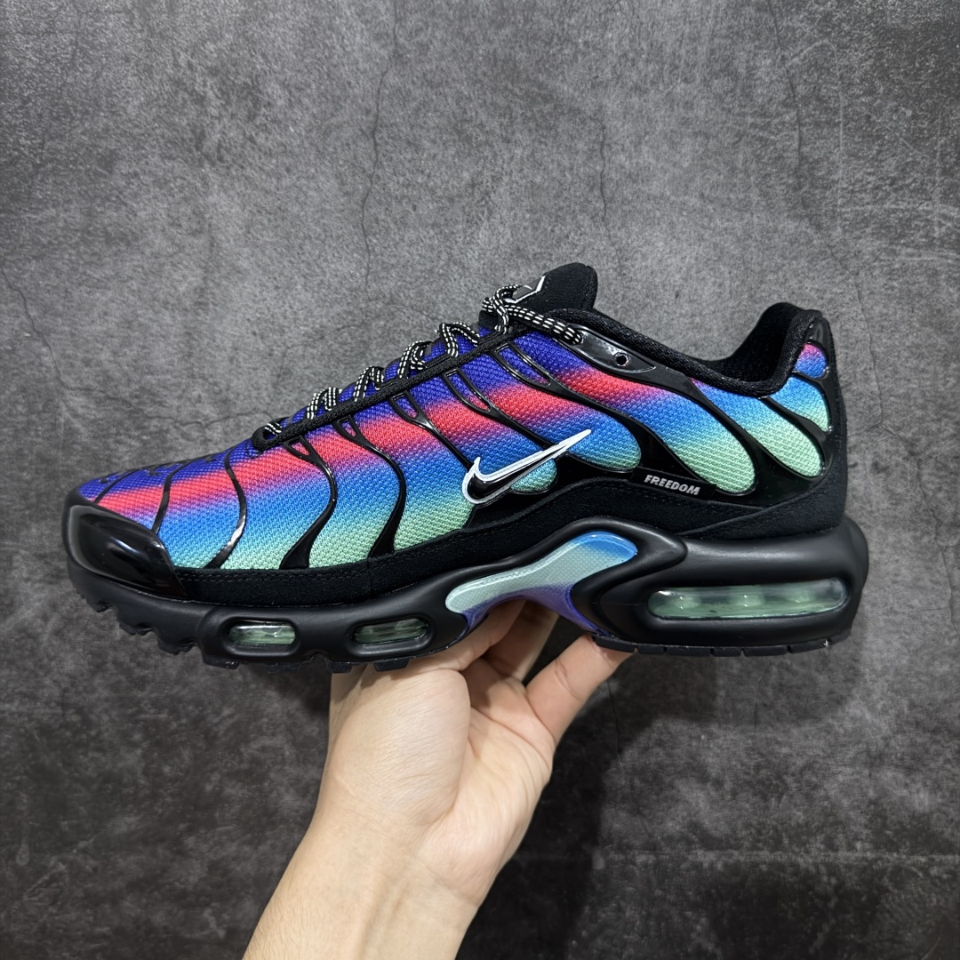 图片[2]-【Max纯原版】Nike Air Max Plus TN气垫系列跑鞋 全新一比一高端版本 真正的市场T1品质 更多配色陆续出货 真正的用心研发 一点一点抠出来的 品质 品控细节 随便闭眼对比市场任何版本 全套原纸板楦头开发 完美呈现版型 工艺流程均与原鞋保持一致 Turned Air 中底缓震技术 鞋面弧度与大底弧度一致 鞋头正确TPU材质 鞋面高频TPU材质1.0厚度 原鞋一致层次感 超越公司货的品控标准 多道QC质检 货号：DZ4509-001 尺码：36 36.5 37.5 38 38.5 39 40 40.5 41 42 42.5 43 44 44.5 45 46-选品中心