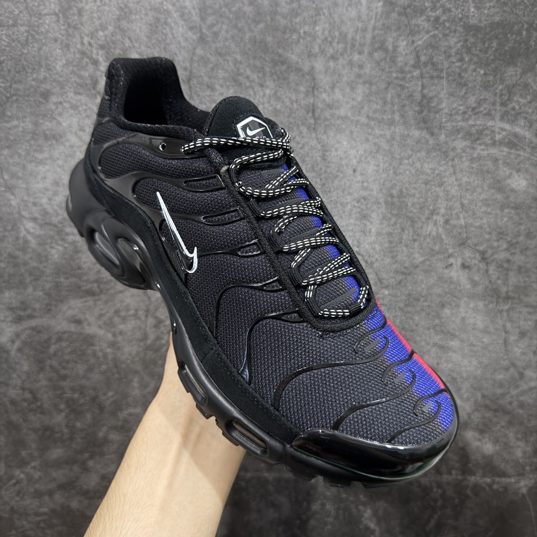 图片[3]-【Max纯原版】Nike Air Max Plus TN气垫系列跑鞋 全新一比一高端版本 真正的市场T1品质 更多配色陆续出货 真正的用心研发 一点一点抠出来的 品质 品控细节 随便闭眼对比市场任何版本 全套原纸板楦头开发 完美呈现版型 工艺流程均与原鞋保持一致 Turned Air 中底缓震技术 鞋面弧度与大底弧度一致 鞋头正确TPU材质 鞋面高频TPU材质1.0厚度 原鞋一致层次感 超越公司货的品控标准 多道QC质检 货号：DZ4509-001 尺码：36 36.5 37.5 38 38.5 39 40 40.5 41 42 42.5 43 44 44.5 45 46-选品中心