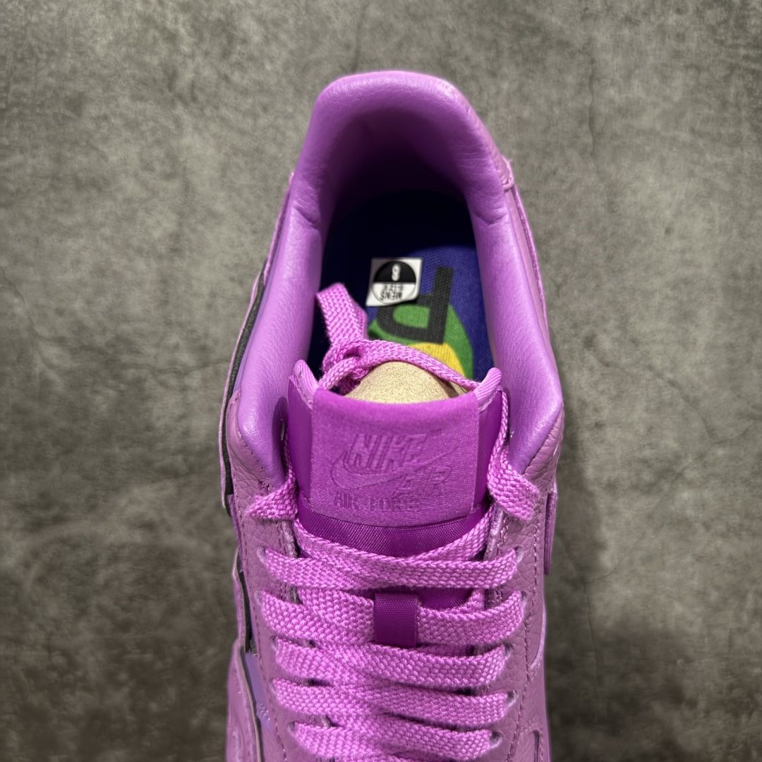 图片[8]-【TOP纯原】CPFM x NK Air Force 1 Low 空军一号系列低帮 纯原生产线出品 市场唯一正确皮料卡色 区别其他版本 经典百搭休闲运动板鞋“联名放大补丁字母”近日，A$AP Bari 在其官方社交媒体上预告了 Cactus Plant Flea Market(CPFM) 和 Nike Air Force 1 Low 的全新配色。 #此次全新推出的紫色和苔藓绿配色，保留了原始黑白版本的标志性风格，均采用皮革鞋面、尼龙鞋舌、带有反光底衬的「AIR SUNSHINE」及同色 AF1 橡胶鞋底。 货号：FQ7069-500 尺码： 40 40.5 41 42 42.5 43 44 44.5 45 46 47.5 48-选品中心